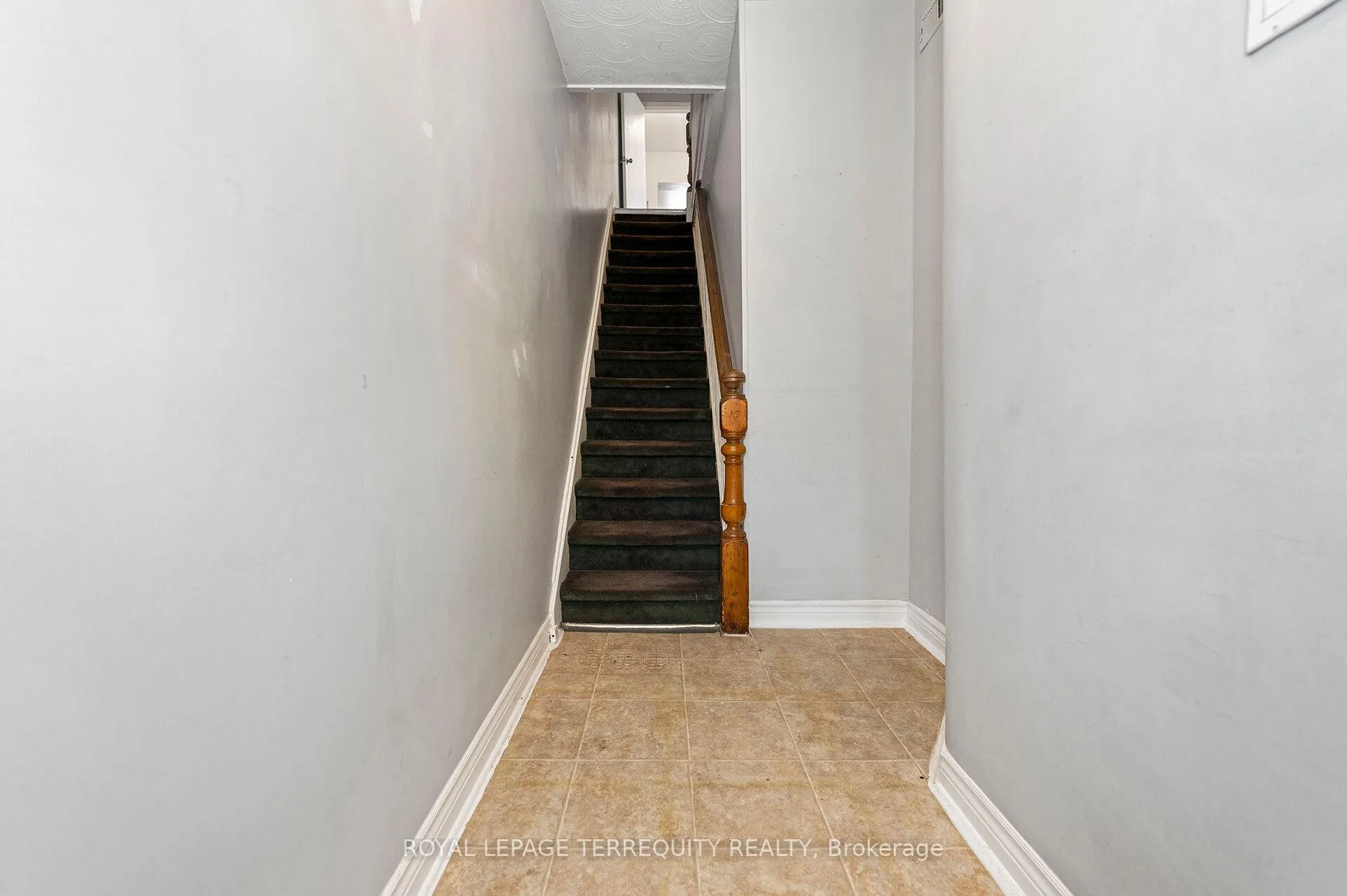 Photo 18 of 54 St Clair Gardens, Toronto, Corso Italia-Davenport — HOMEH