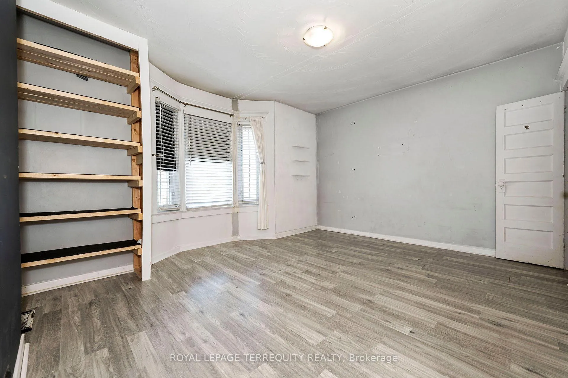 Photo 25 of 54 St Clair Gardens, Toronto, Corso Italia-Davenport — HOMEH