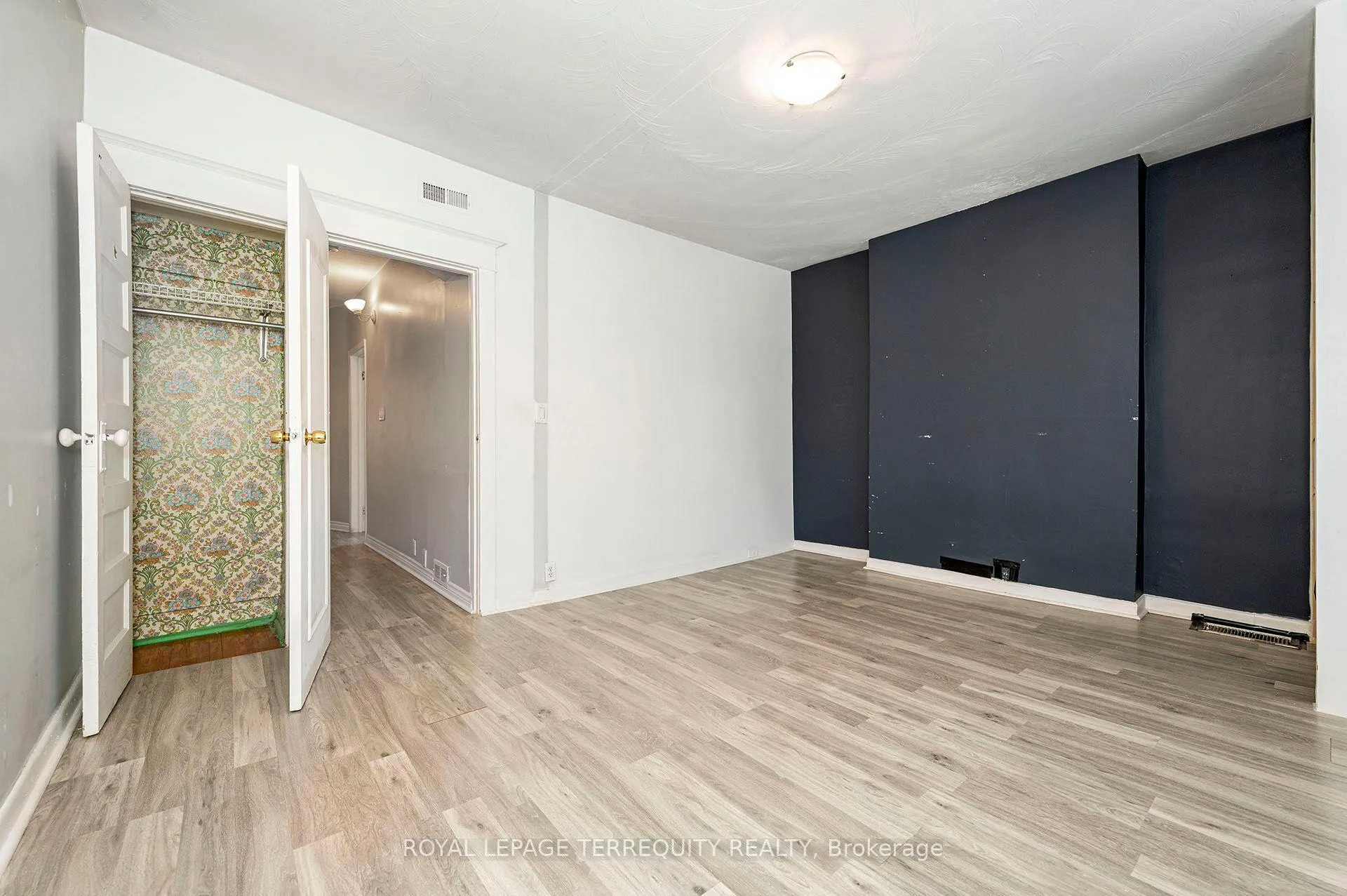Photo 26 of 54 St Clair Gardens, Toronto, Corso Italia-Davenport — HOMEH