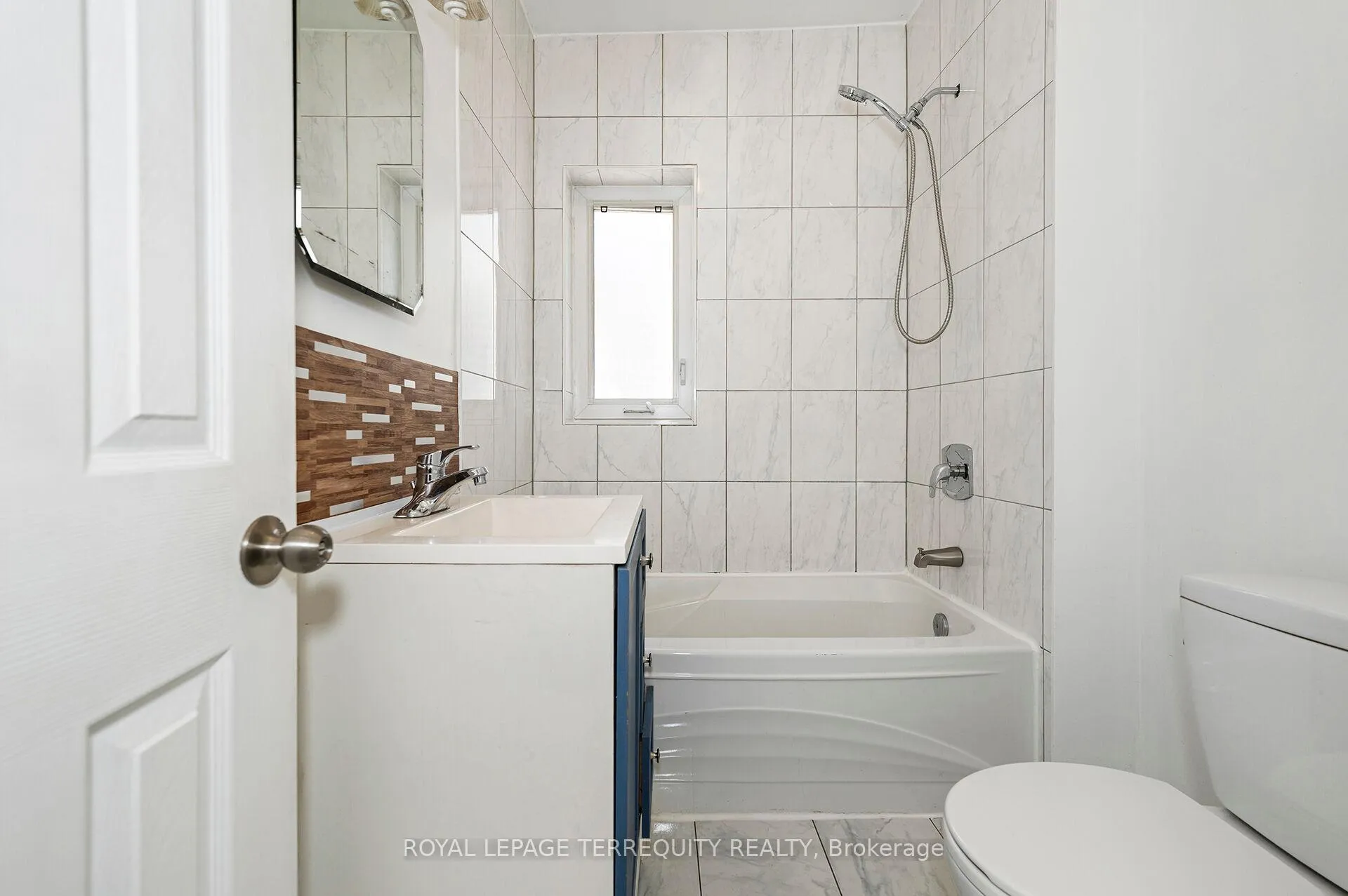 Photo 27 of 54 St Clair Gardens, Toronto, Corso Italia-Davenport — HOMEH