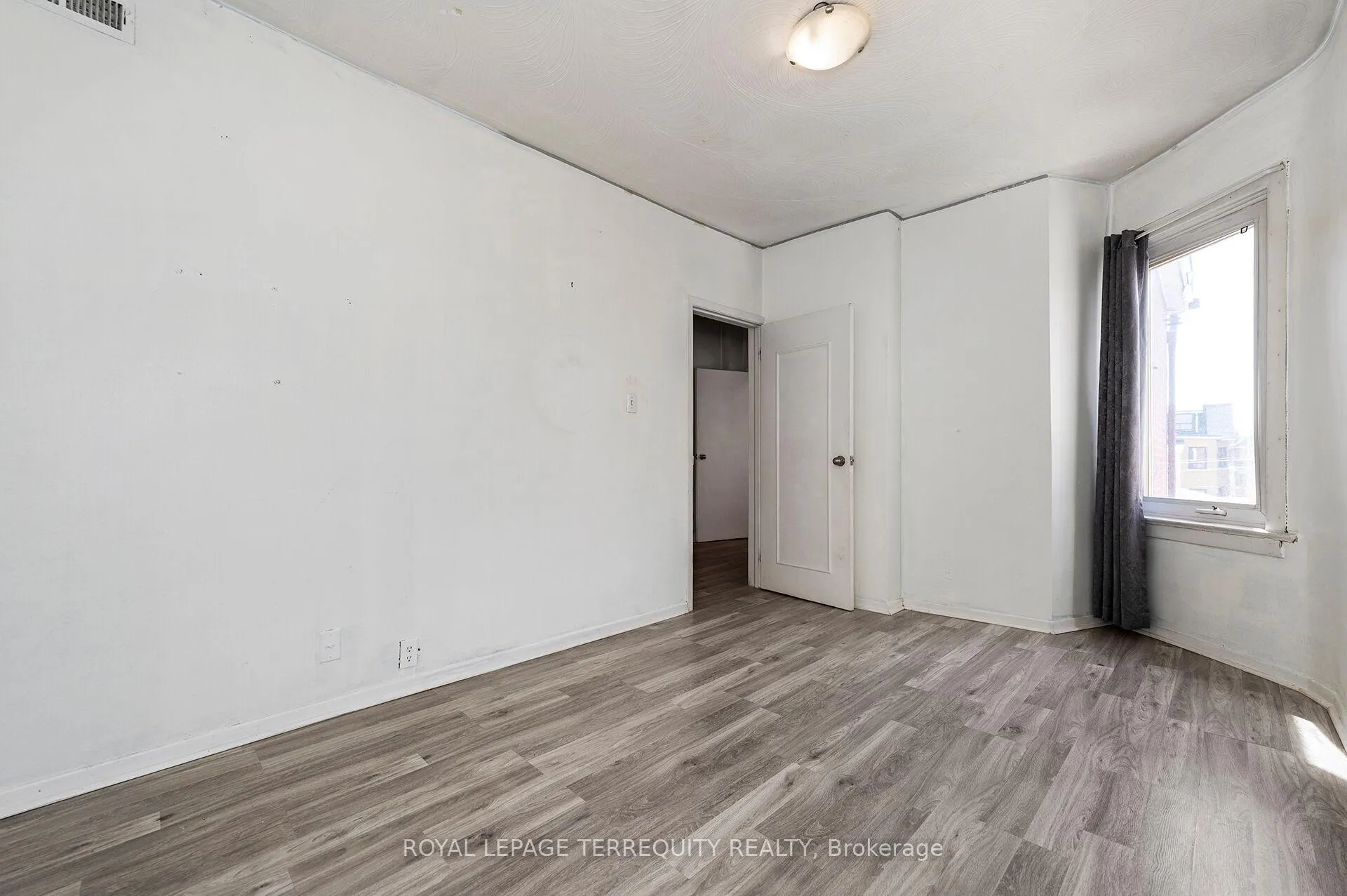 Photo 28 of 54 St Clair Gardens, Toronto, Corso Italia-Davenport — HOMEH