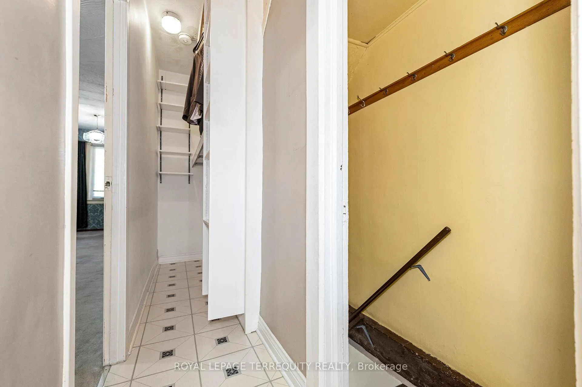 Photo 29 of 54 St Clair Gardens, Toronto, Corso Italia-Davenport — HOMEH