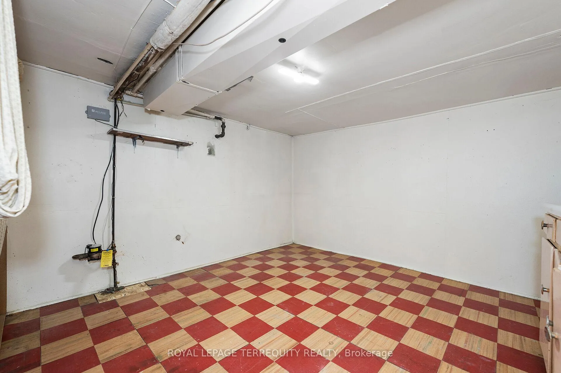 Photo 31 of 54 St Clair Gardens, Toronto, Corso Italia-Davenport — HOMEH