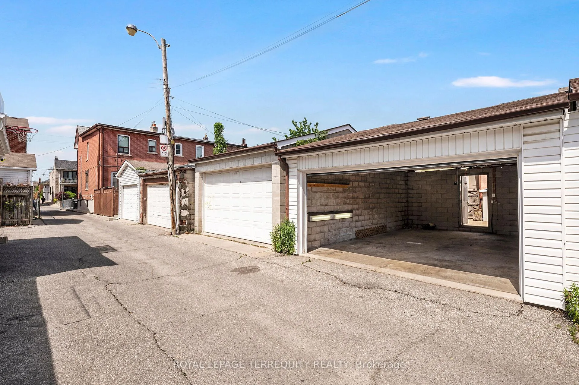Photo 41 of 54 St Clair Gardens, Toronto, Corso Italia-Davenport — HOMEH