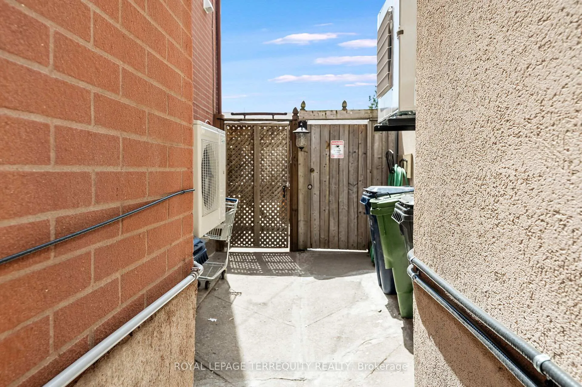 Photo 42 of 54 St Clair Gardens, Toronto, Corso Italia-Davenport — HOMEH