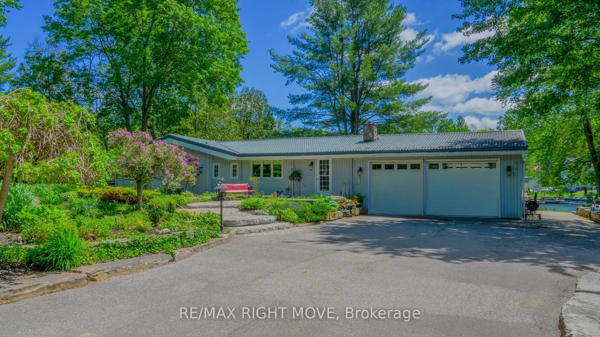 Photo 1 of 1092 Cowbell Lane, Gravenhurst, Morrison — HOMEH