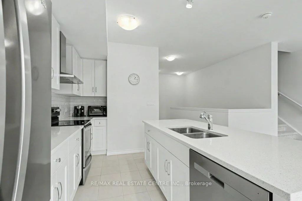 Photo 1 of 53 Lomond Lane, Kitchener, Civic Centre — HOMEH
