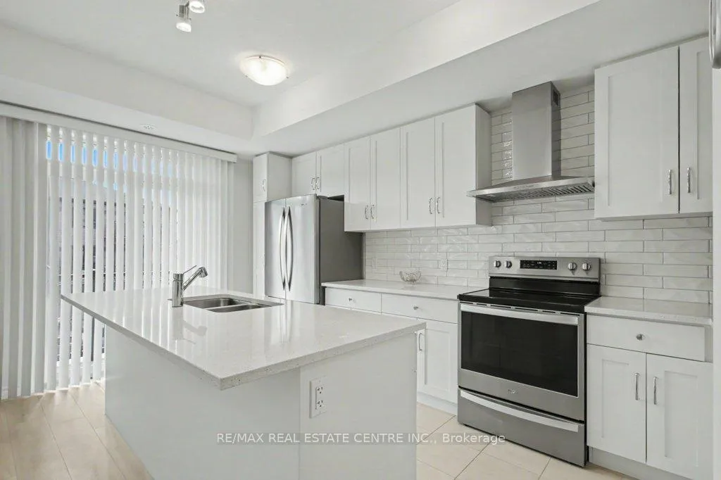 Photo 3 of 53 Lomond Lane, Kitchener, Civic Centre — HOMEH
