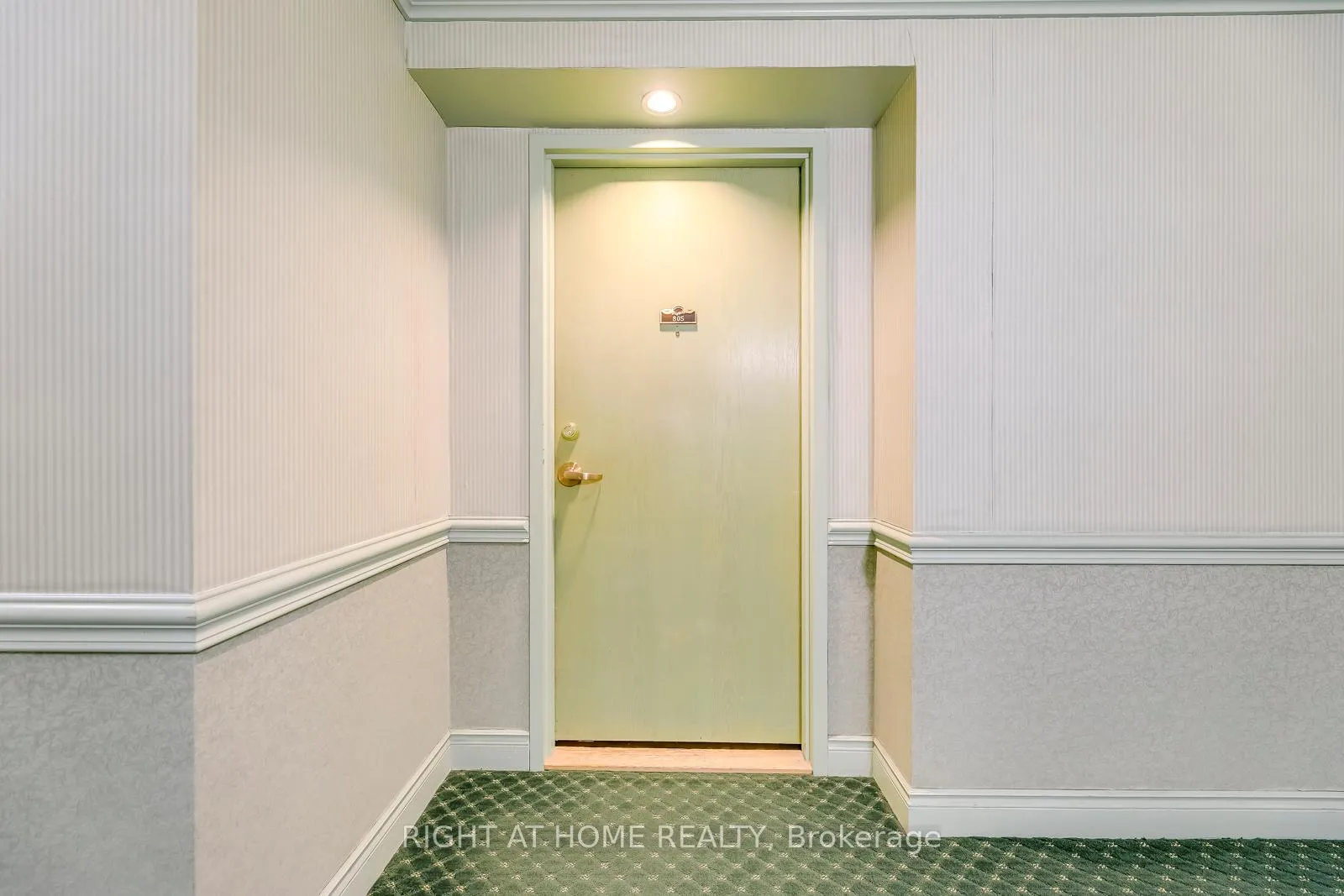 Photo 3 of Unit 805, 10 Dayspring Circle, Brampton, Goreway Drive Corridor — HOMEH