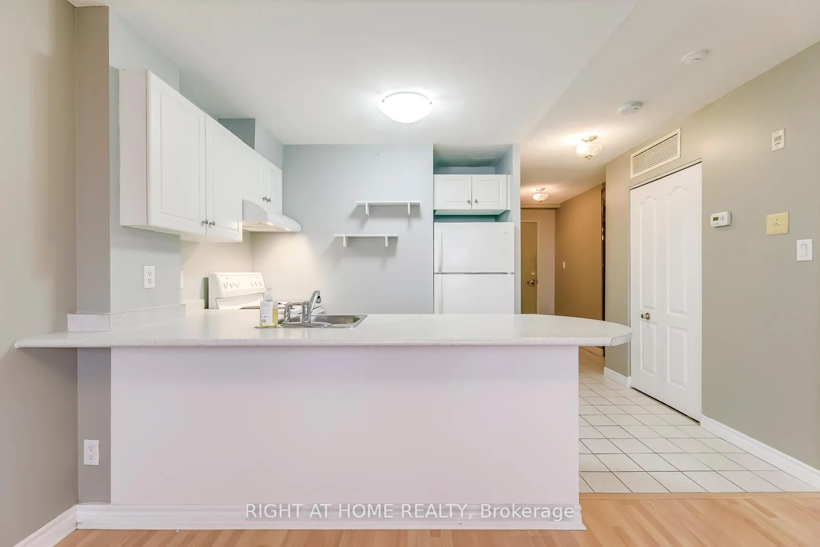 Photo 10 of Unit 805, 10 Dayspring Circle, Brampton, Goreway Drive Corridor — HOMEH
