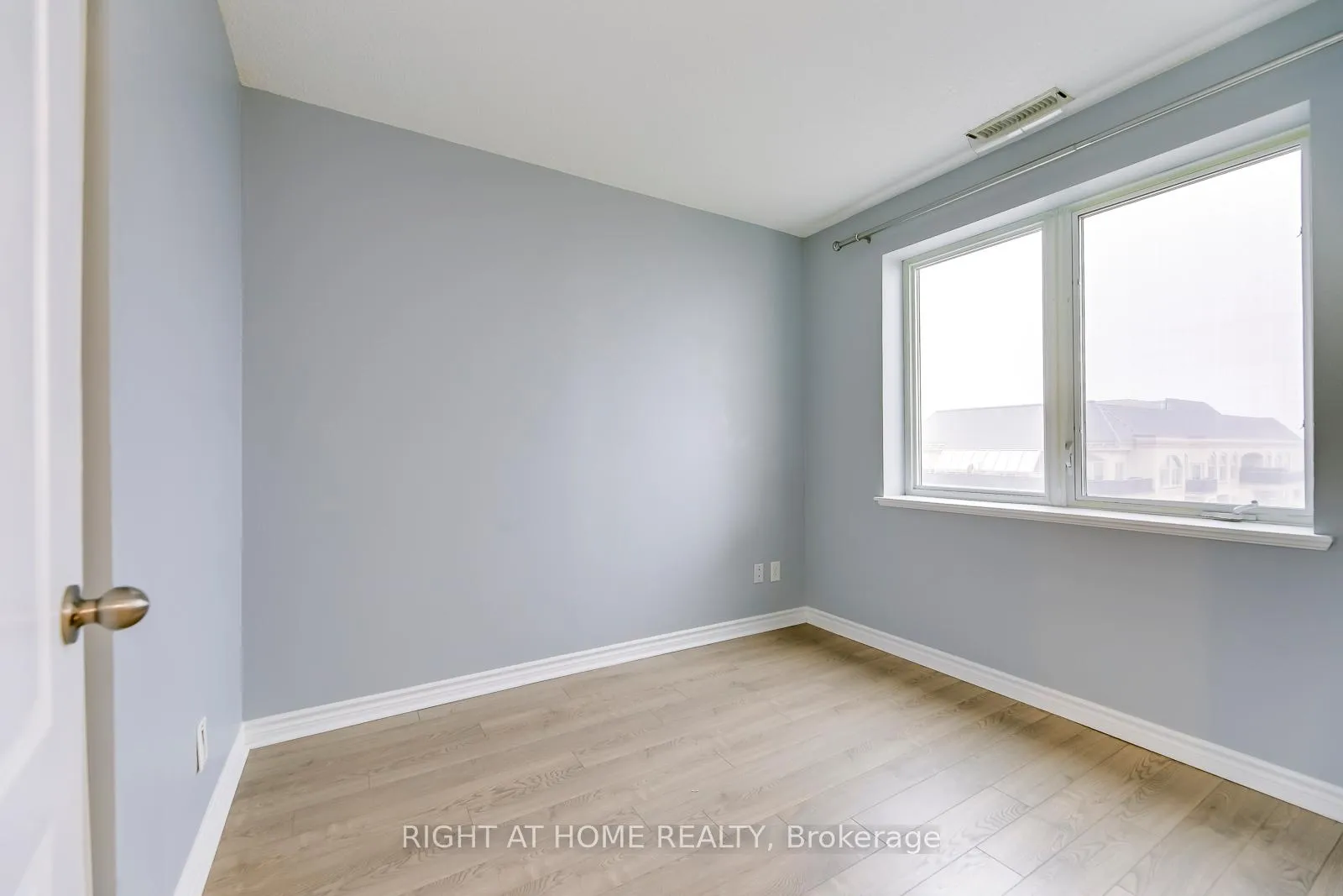Photo 17 of Unit 805, 10 Dayspring Circle, Brampton, Goreway Drive Corridor — HOMEH
