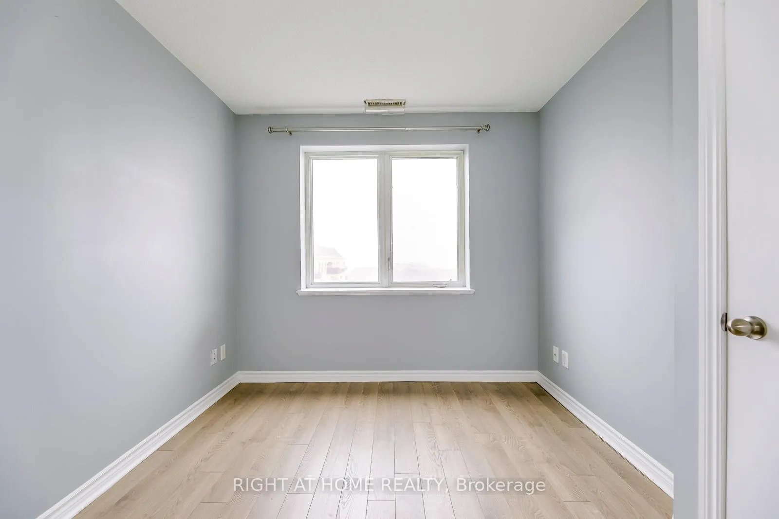 Photo 18 of Unit 805, 10 Dayspring Circle, Brampton, Goreway Drive Corridor — HOMEH