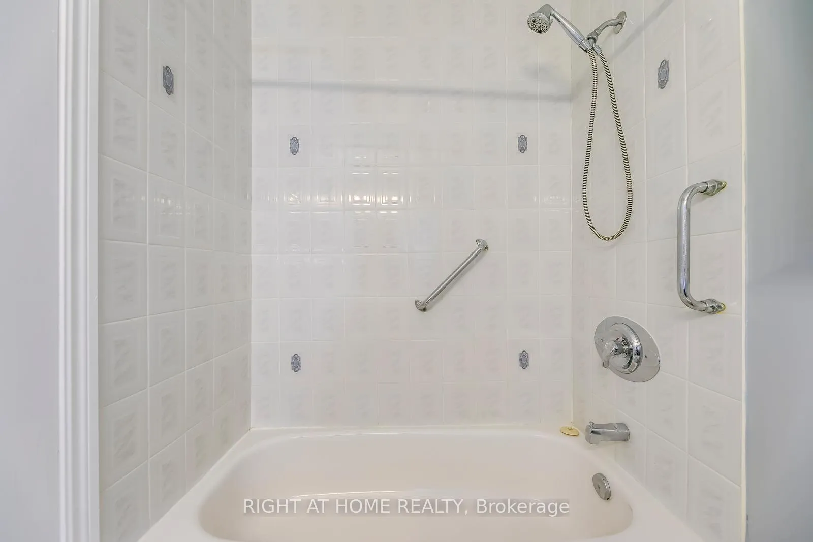 Photo 20 of Unit 805, 10 Dayspring Circle, Brampton, Goreway Drive Corridor — HOMEH