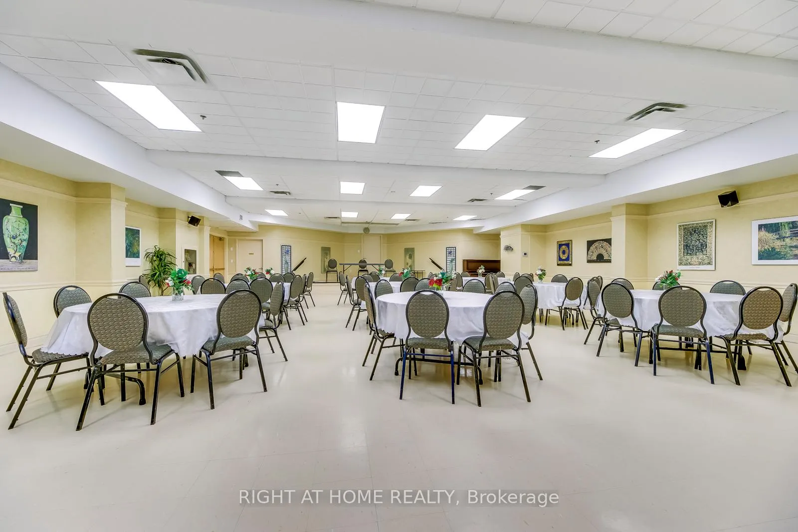 Photo 24 of Unit 805, 10 Dayspring Circle, Brampton, Goreway Drive Corridor — HOMEH