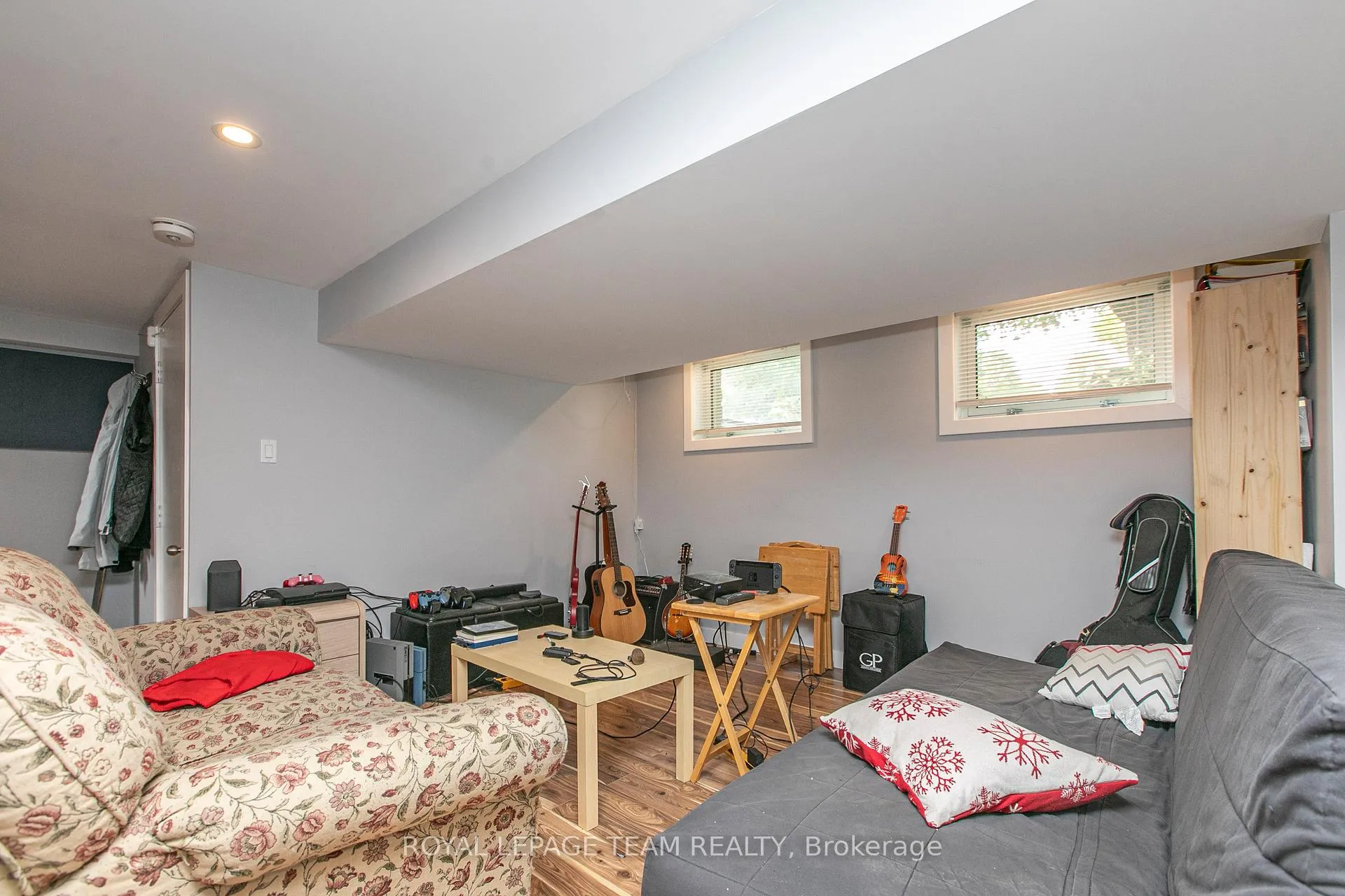 Photo 4 of Unit 2, 1579 Digby Street, Ottawa, Riverview Park — HOMEH