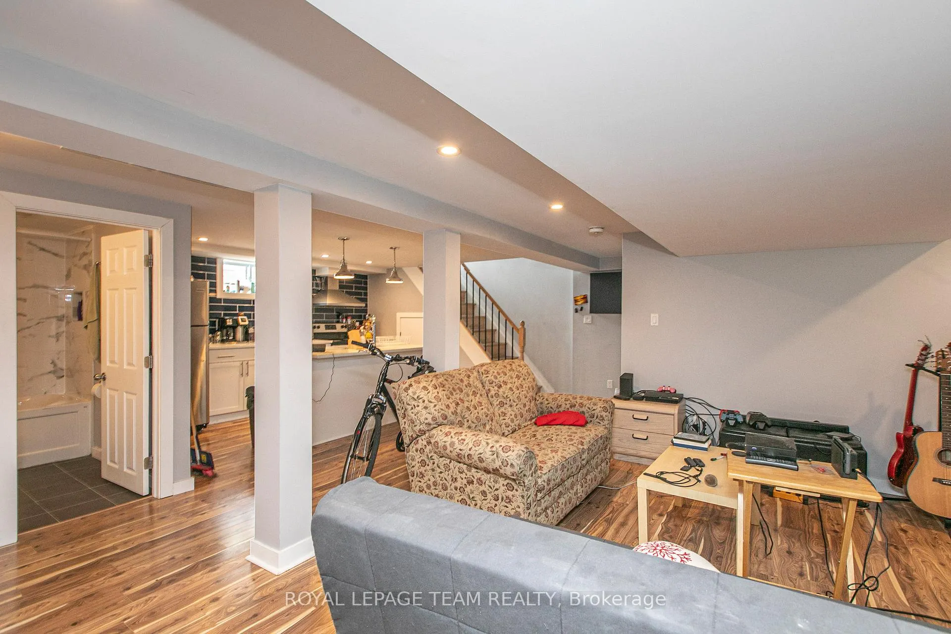 Photo 7 of Unit 2, 1579 Digby Street, Ottawa, Riverview Park — HOMEH