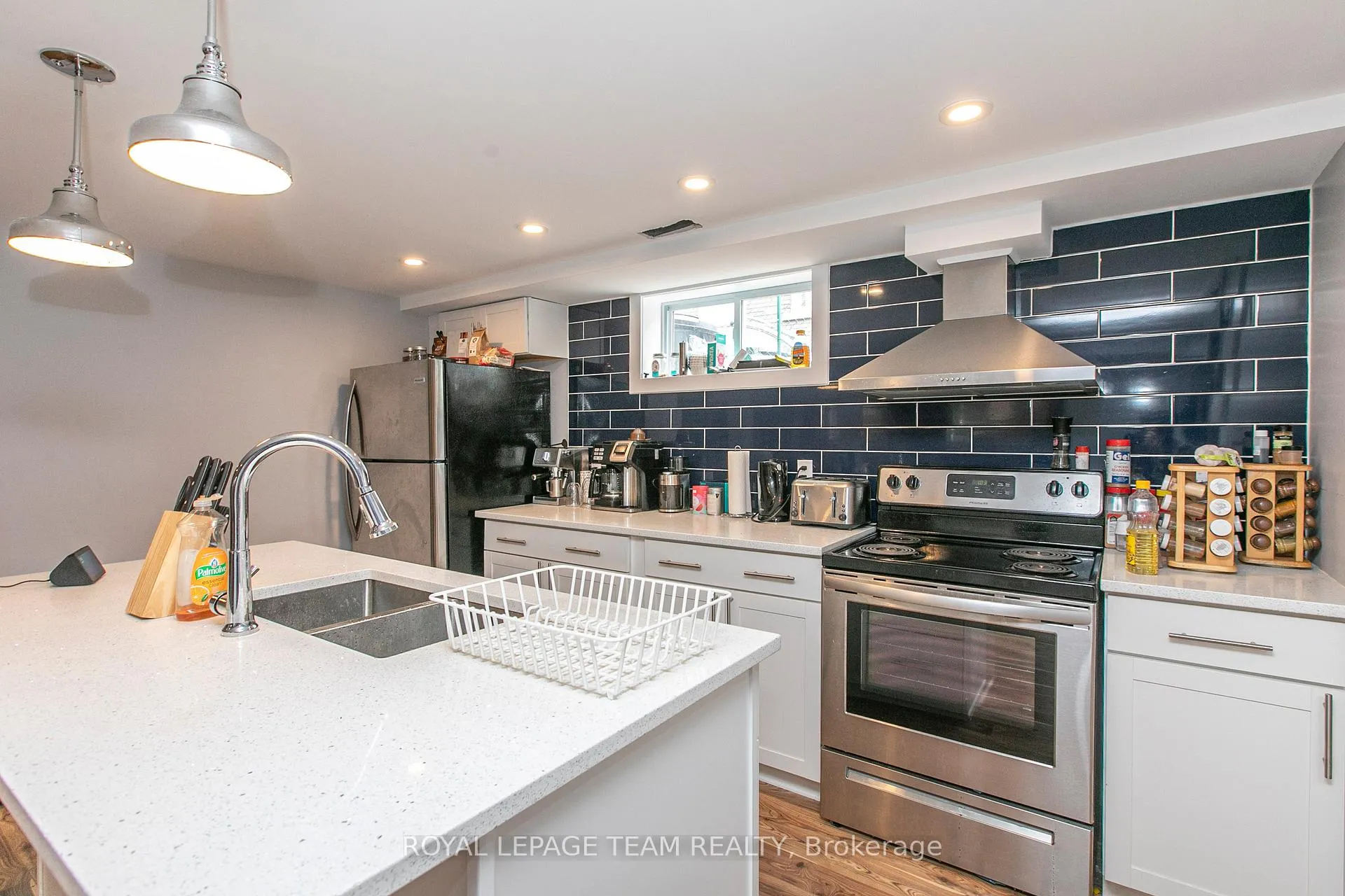 Photo 9 of Unit 2, 1579 Digby Street, Ottawa, Riverview Park — HOMEH