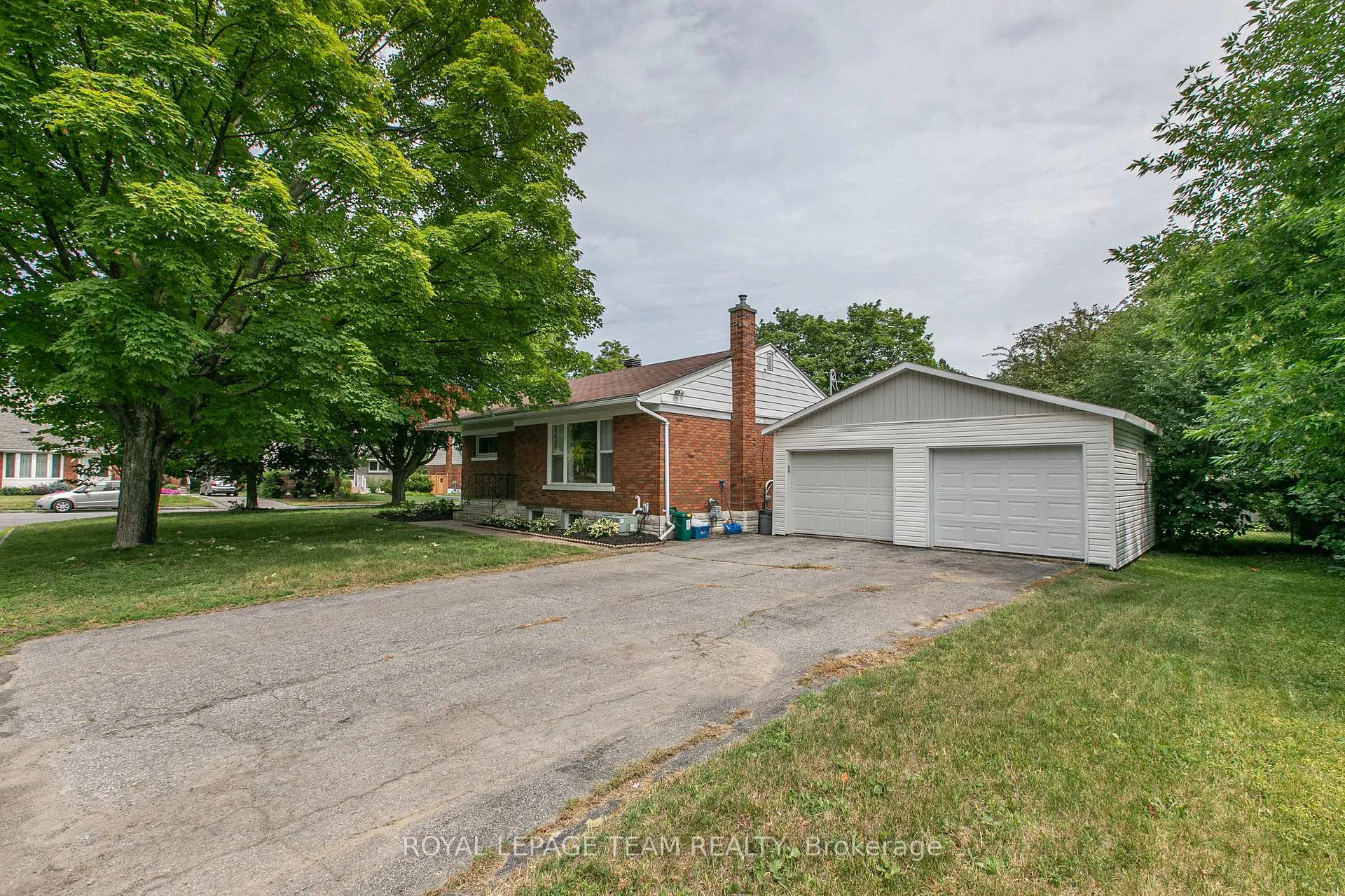 Photo 17 of Unit 2, 1579 Digby Street, Ottawa, Riverview Park — HOMEH