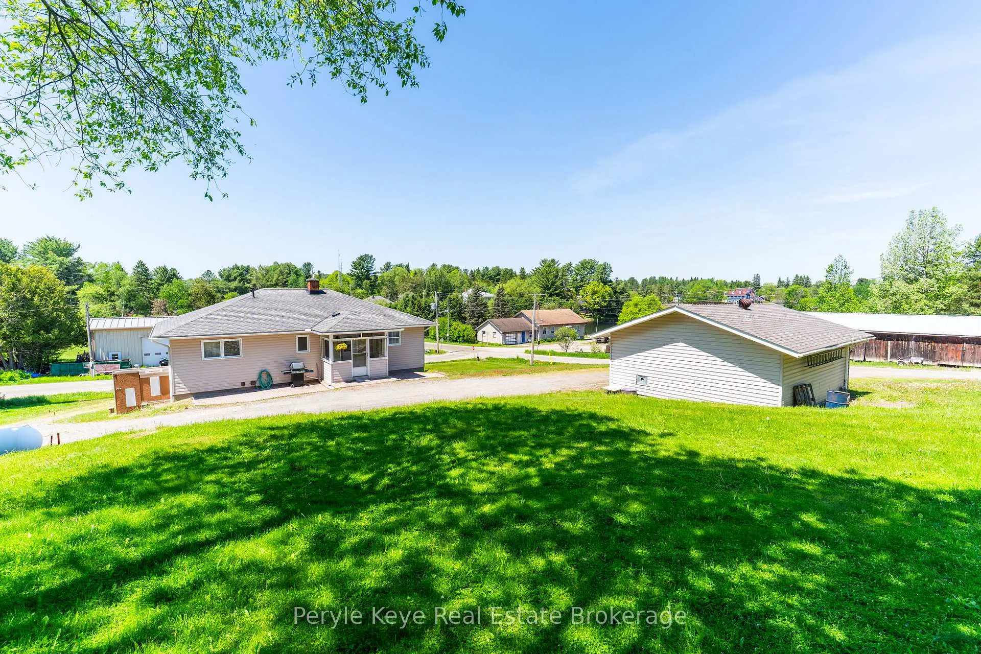 Photo 12 of 81 Miller Street, Magnetawan — HOMEH