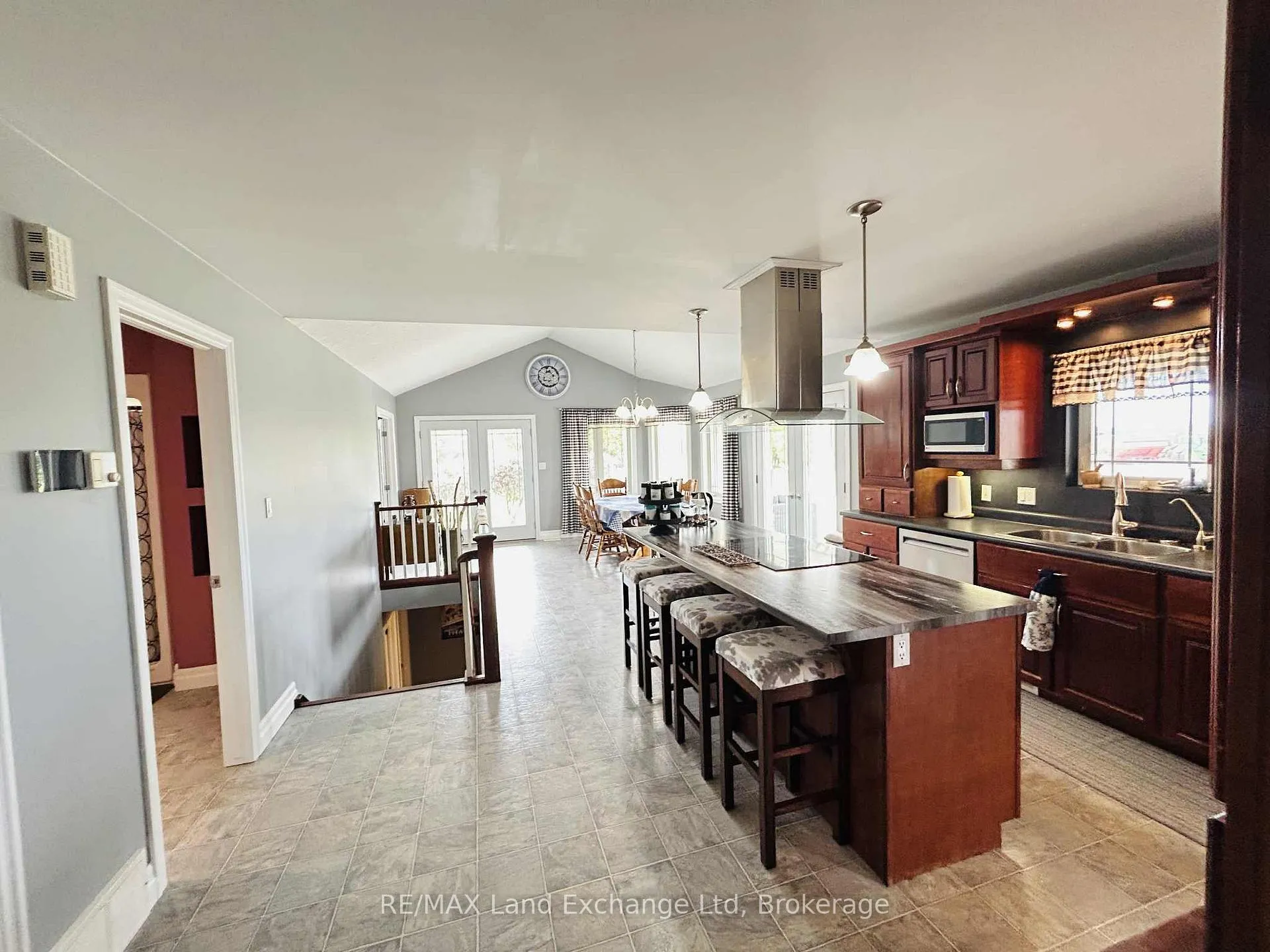 Photo 8 of 42056 Morris Road, Morris Turnberry, Morris — HOMEH