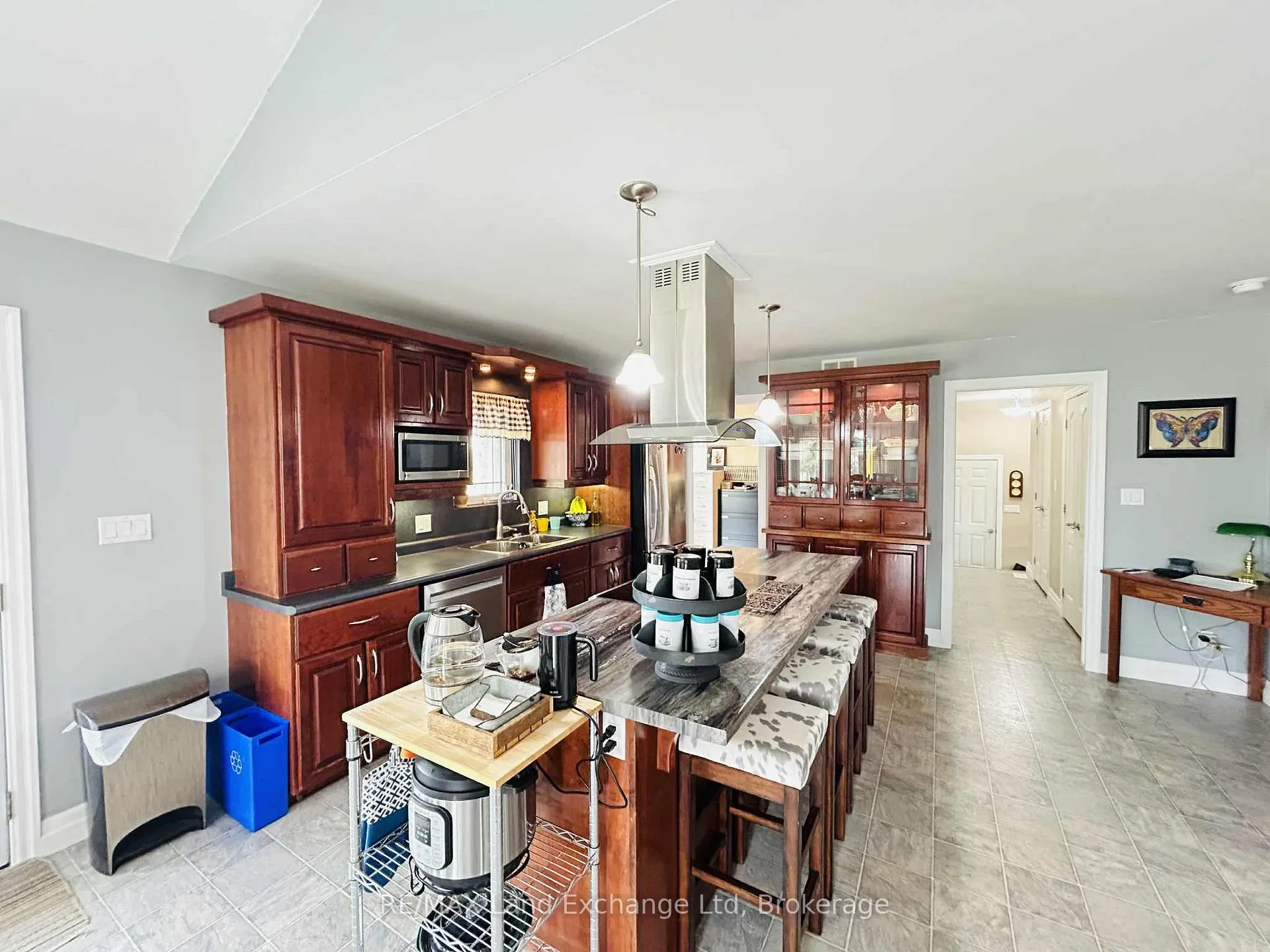 Photo 9 of 42056 Morris Road, Morris Turnberry, Morris — HOMEH