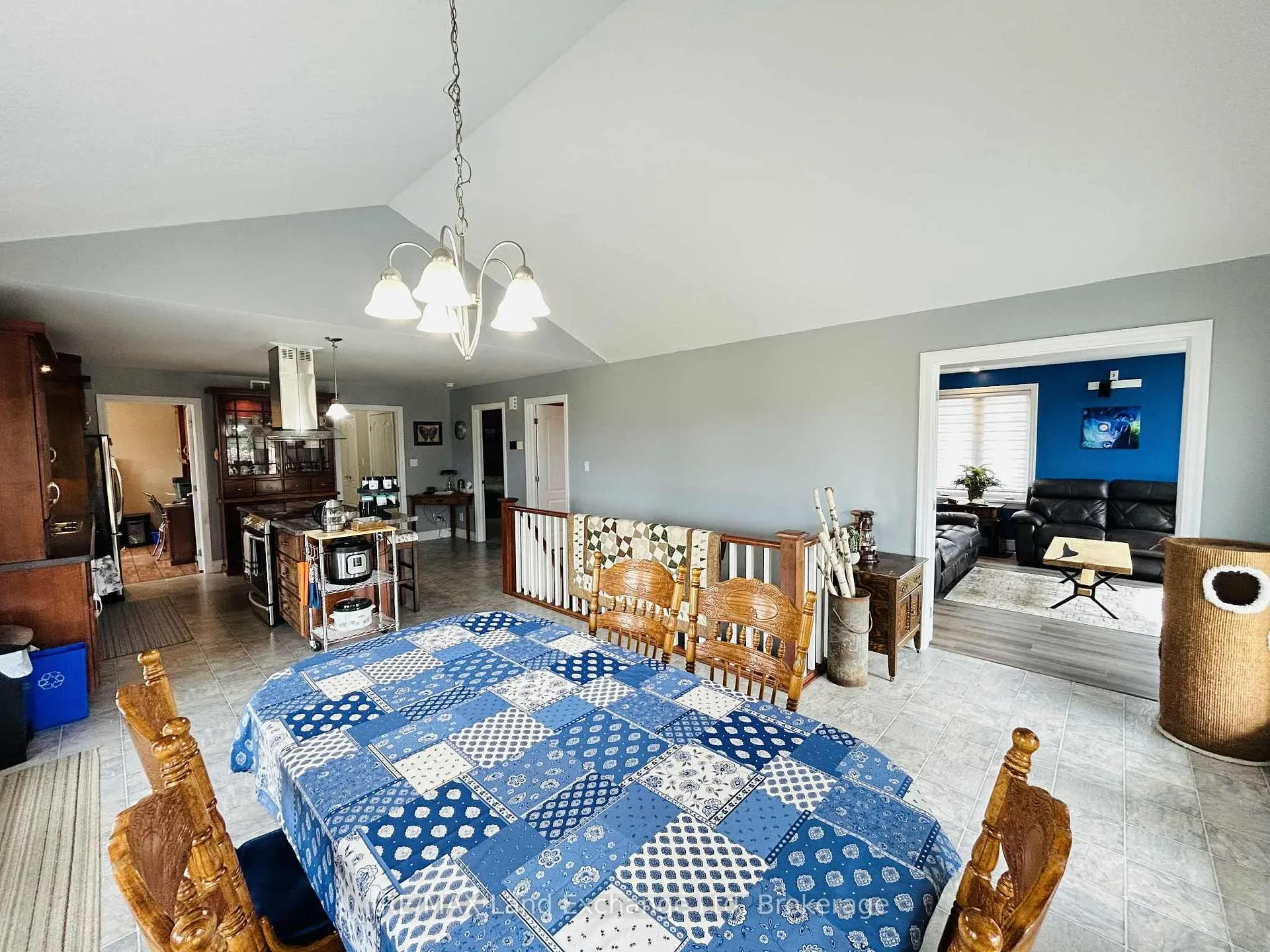 Photo 10 of 42056 Morris Road, Morris Turnberry, Morris — HOMEH