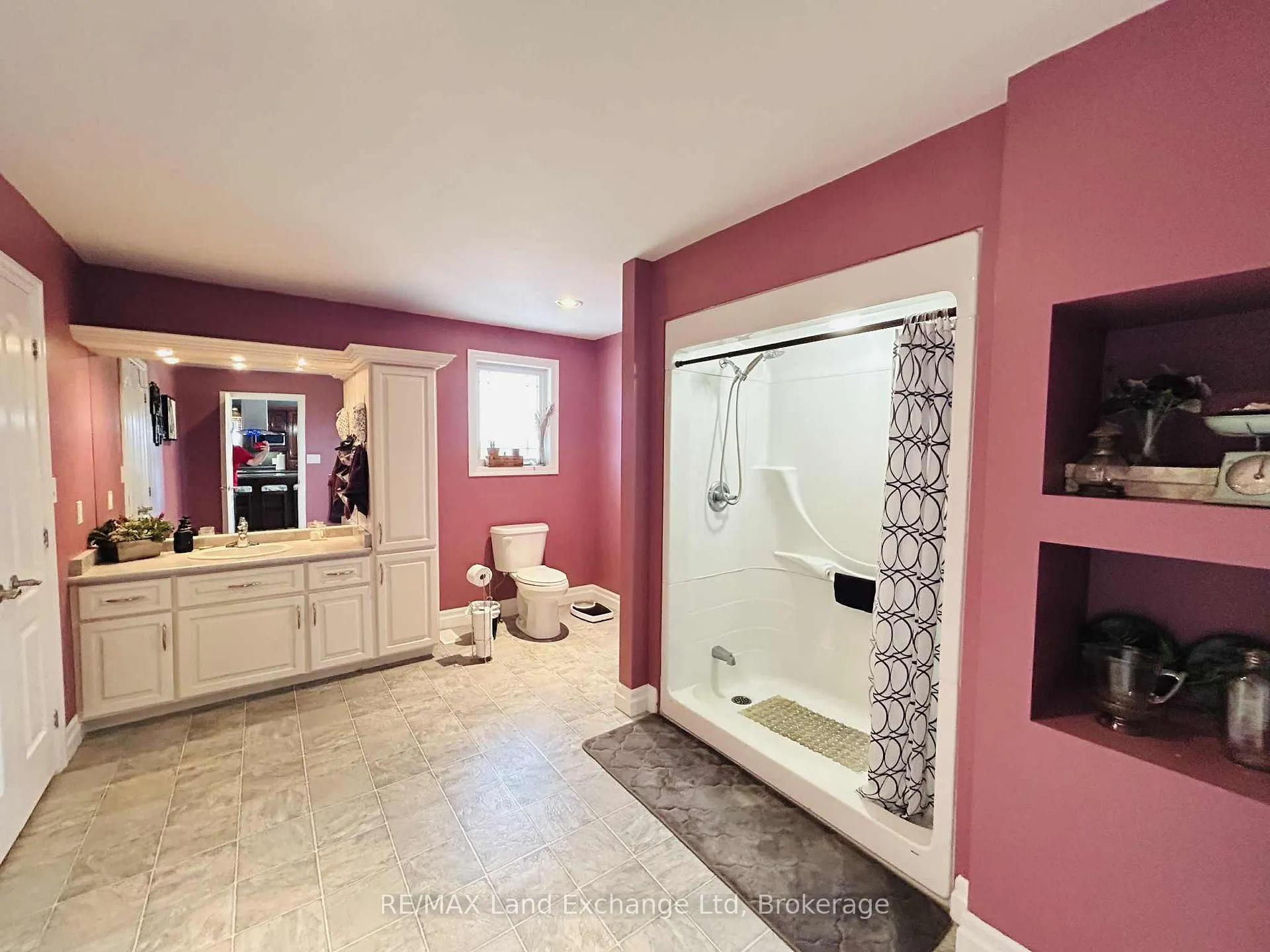 Photo 13 of 42056 Morris Road, Morris Turnberry, Morris — HOMEH