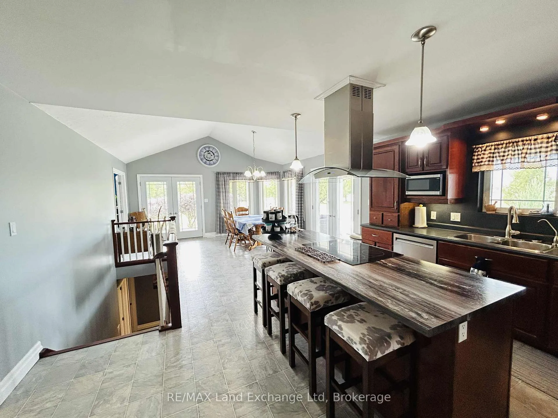 Photo 15 of 42056 Morris Road, Morris Turnberry, Morris — HOMEH