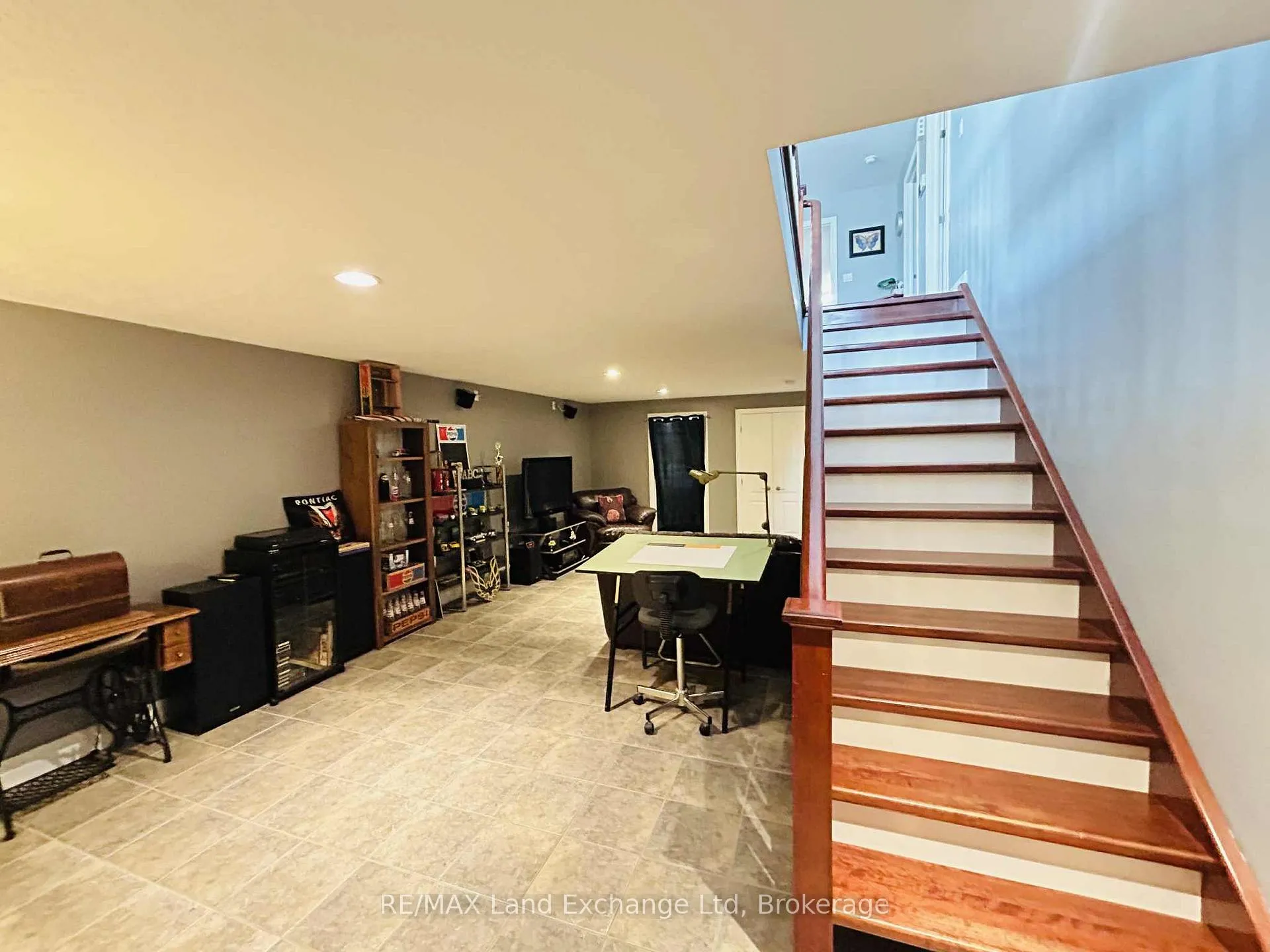 Photo 16 of 42056 Morris Road, Morris Turnberry, Morris — HOMEH