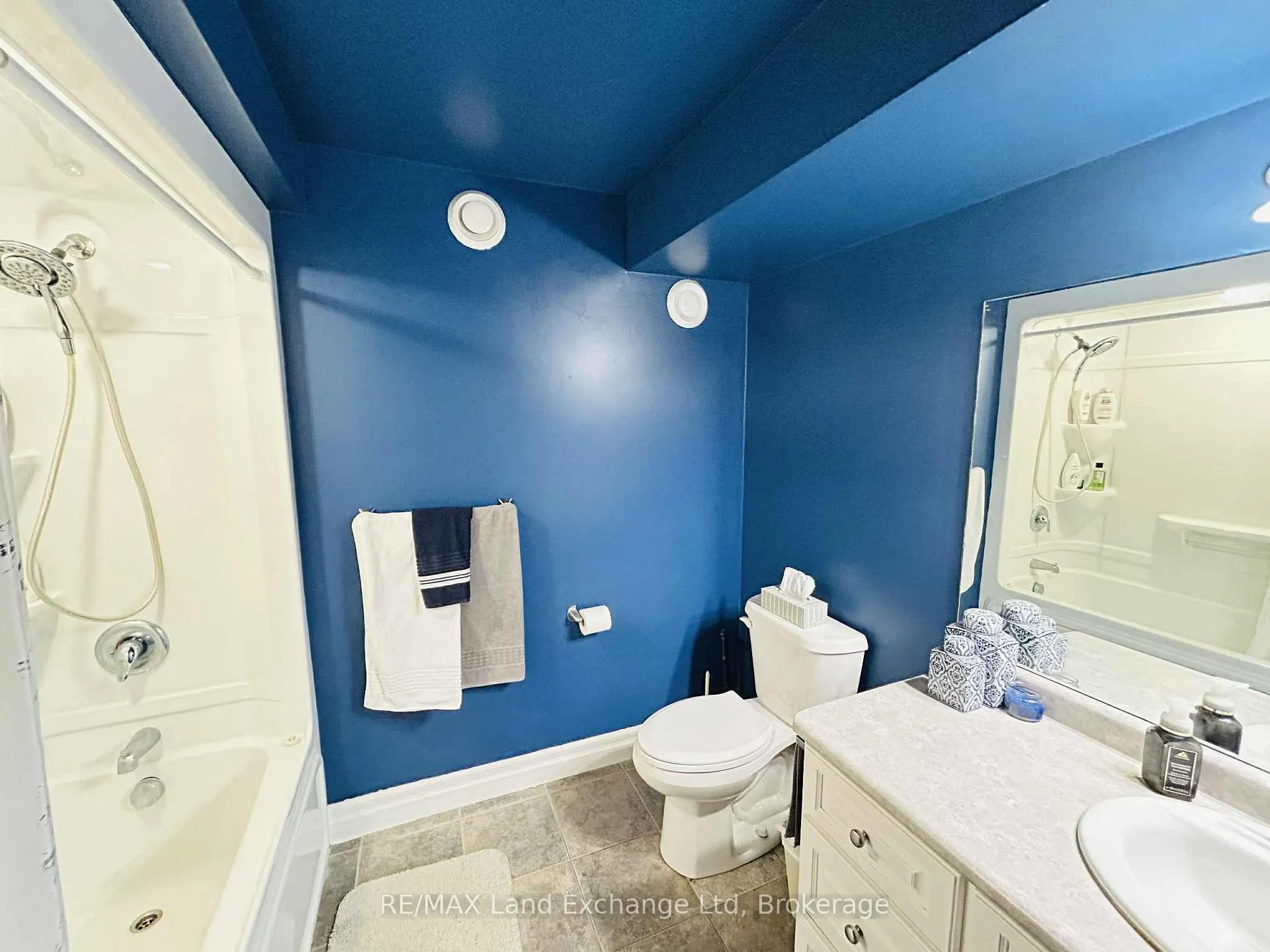 Photo 19 of 42056 Morris Road, Morris Turnberry, Morris — HOMEH