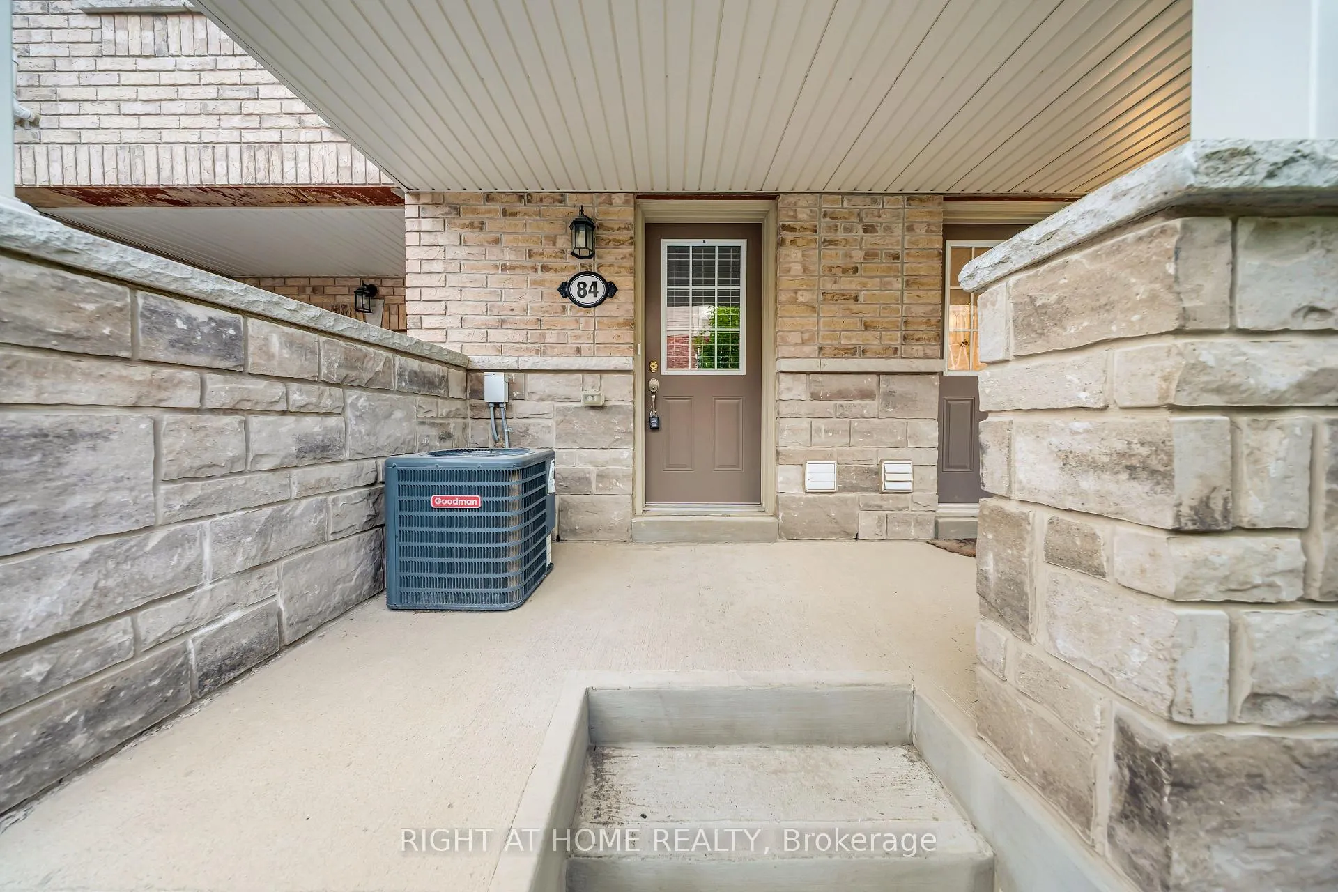 Photo 3 of Unit 84, 88 Decorso Drive, Guelph, Kortright East — HOMEH