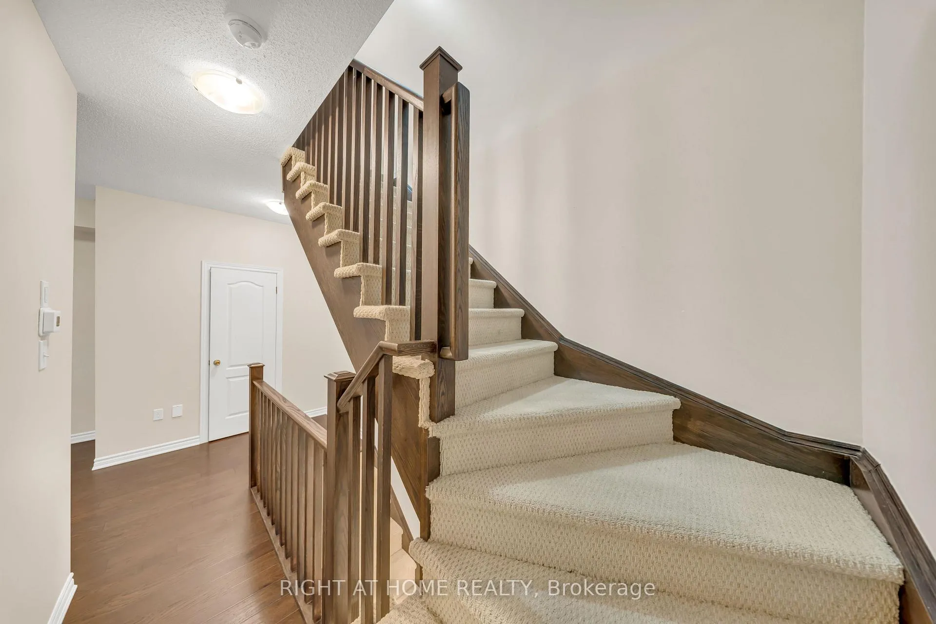 Photo 14 of Unit 84, 88 Decorso Drive, Guelph, Kortright East — HOMEH