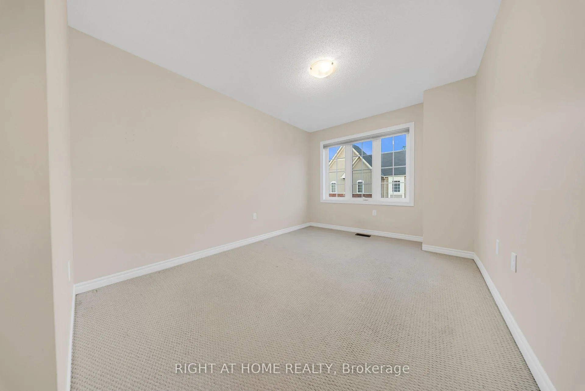 Photo 17 of Unit 84, 88 Decorso Drive, Guelph, Kortright East — HOMEH
