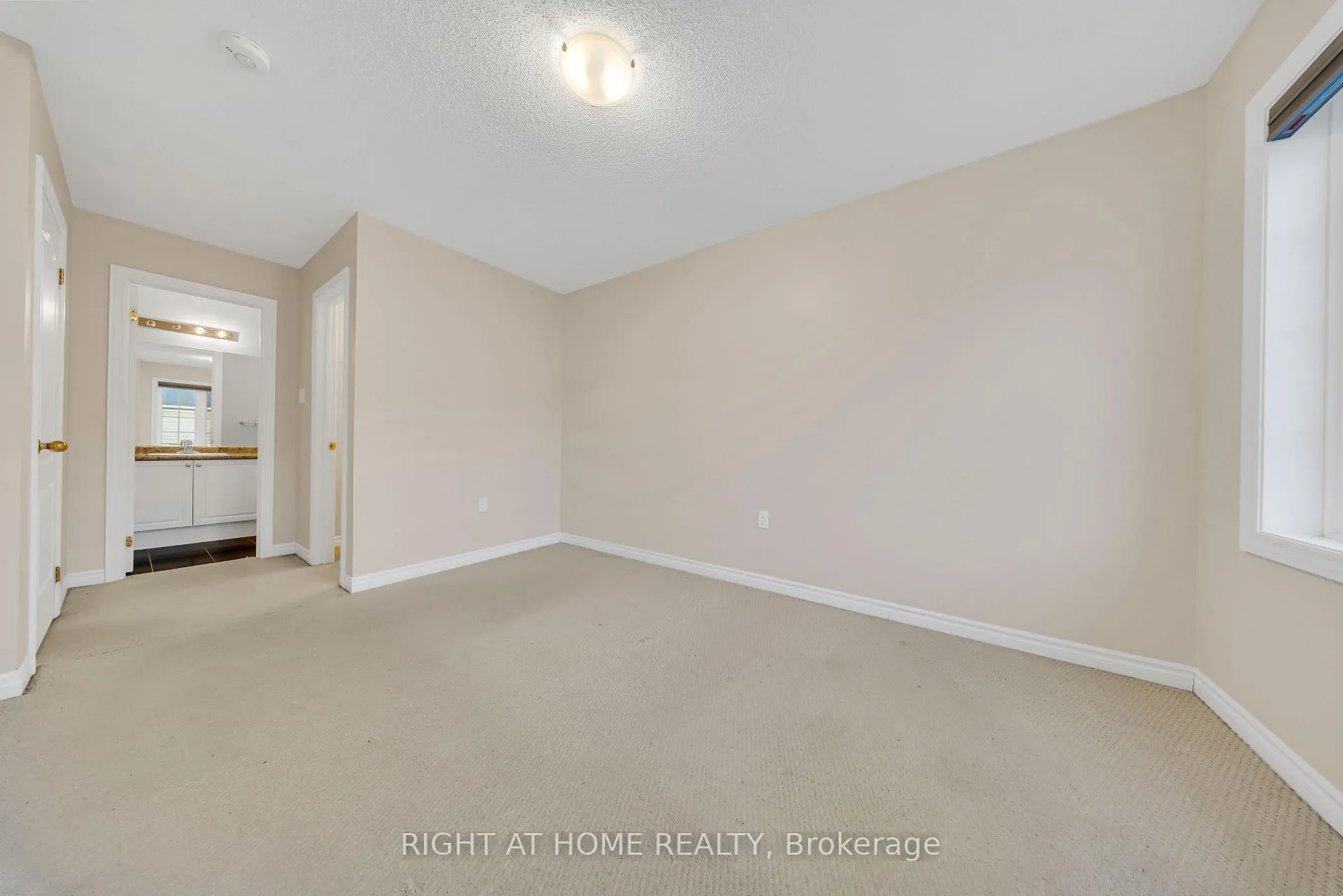 Photo 18 of Unit 84, 88 Decorso Drive, Guelph, Kortright East — HOMEH