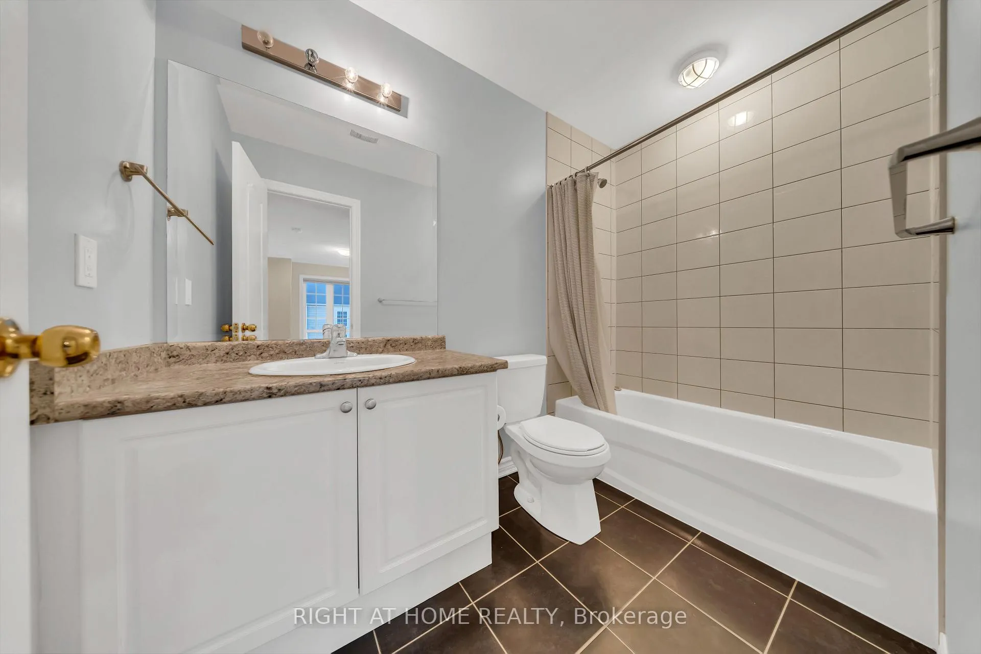 Photo 20 of Unit 84, 88 Decorso Drive, Guelph, Kortright East — HOMEH