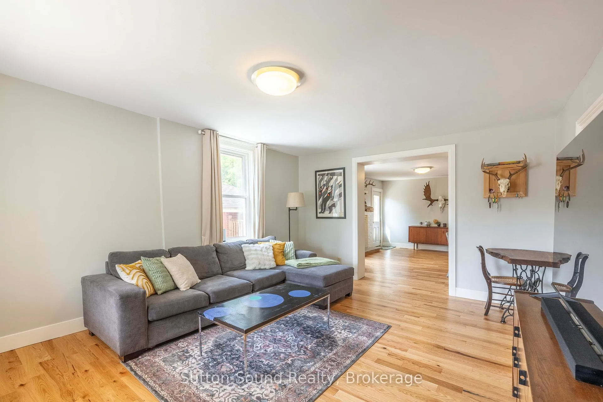 Photo 2 of 894 3rd Avenue W, Owen Sound — HOMEH