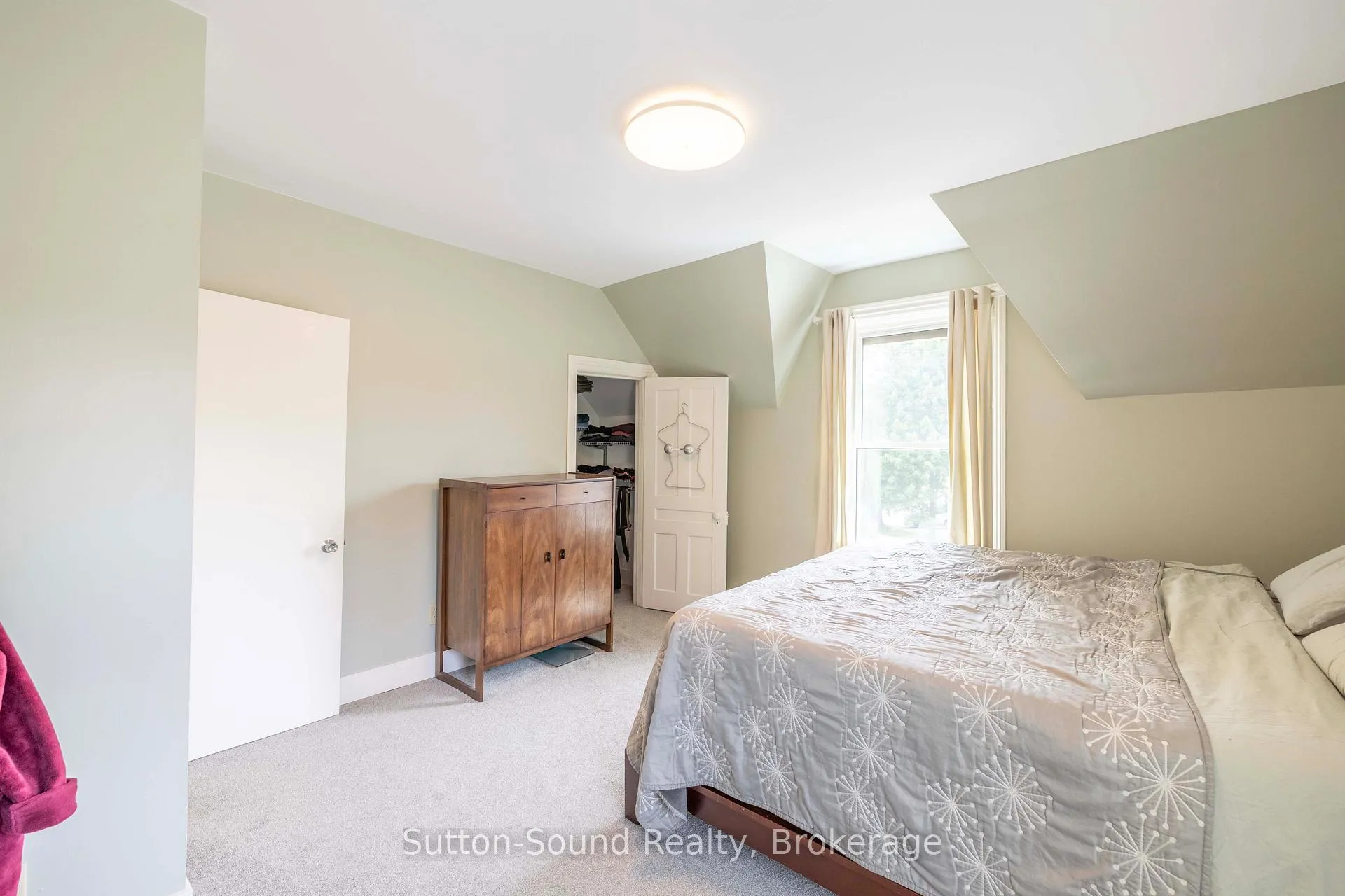 Photo 12 of 894 3rd Avenue W, Owen Sound — HOMEH