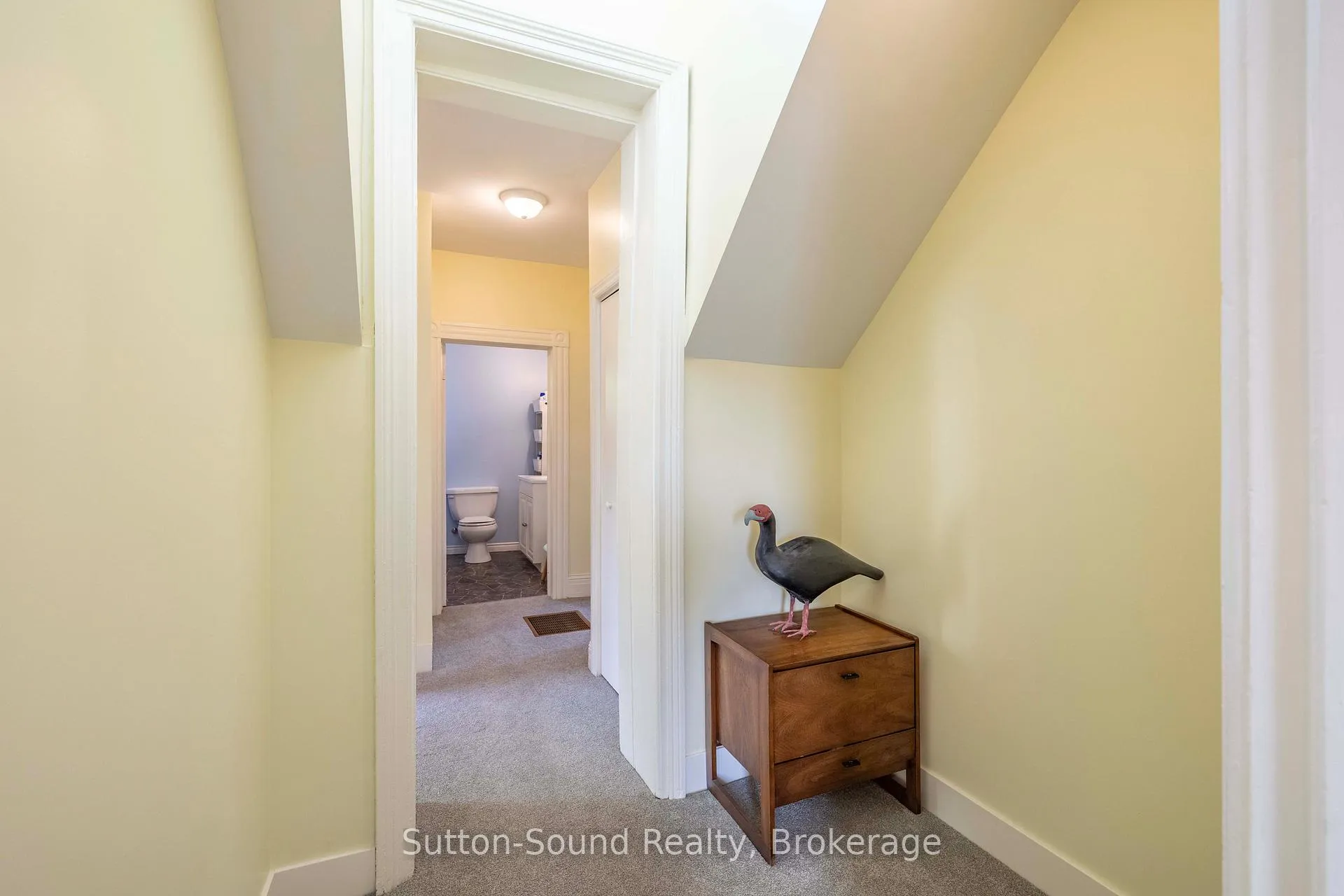 Photo 19 of 894 3rd Avenue W, Owen Sound — HOMEH