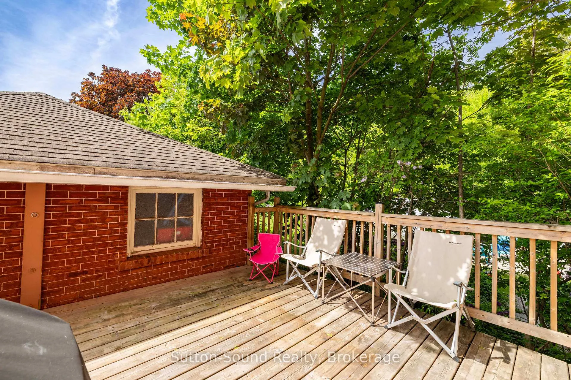 Photo 21 of 894 3rd Avenue W, Owen Sound — HOMEH