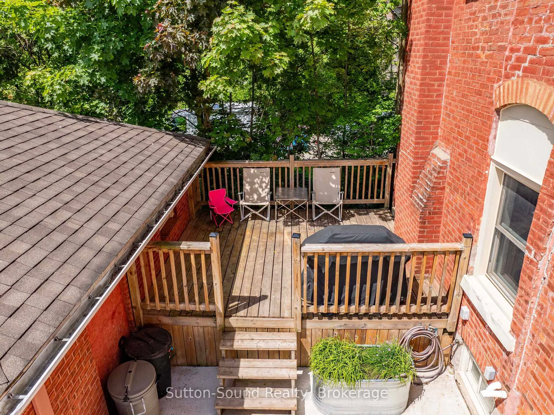 Photo 22 of 894 3rd Avenue W, Owen Sound — HOMEH