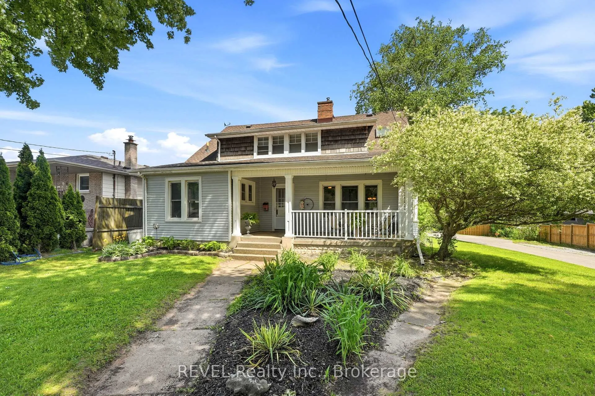 Photo 2 of 2732 Portage Road, Niagara Falls, Church's Lane — HOMEH