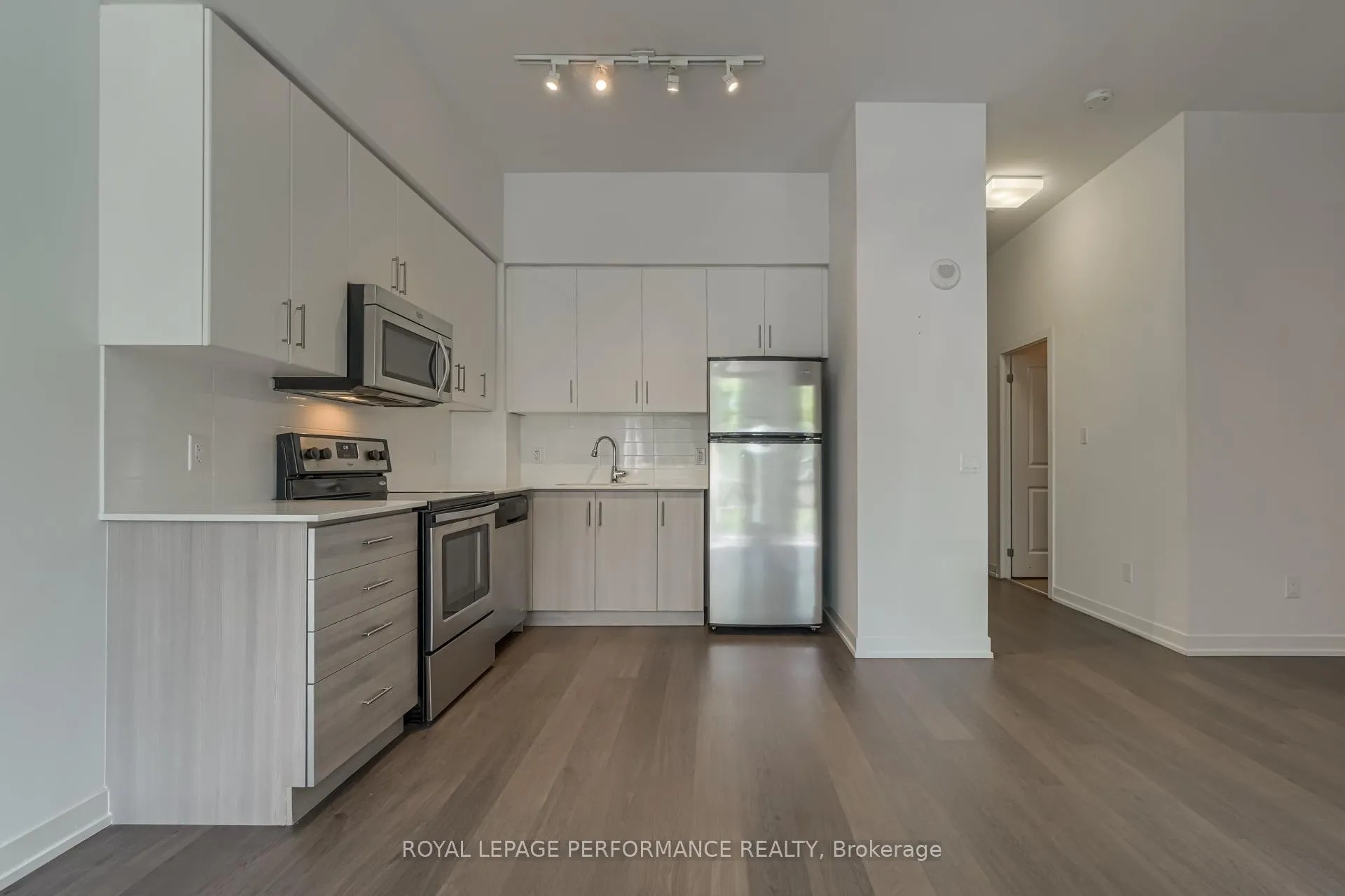 Photo 9 of Unit 103, 8 Fieldway Road, Etobicoke, Islington-City Centre West — HOMEH