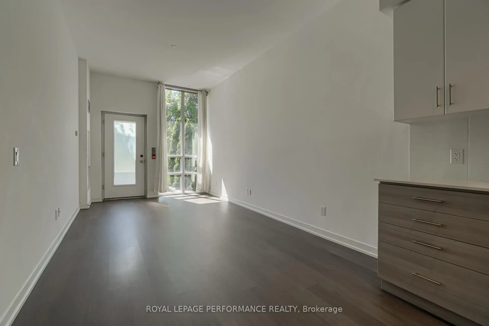 Photo 10 of Unit 103, 8 Fieldway Road, Etobicoke, Islington-City Centre West — HOMEH