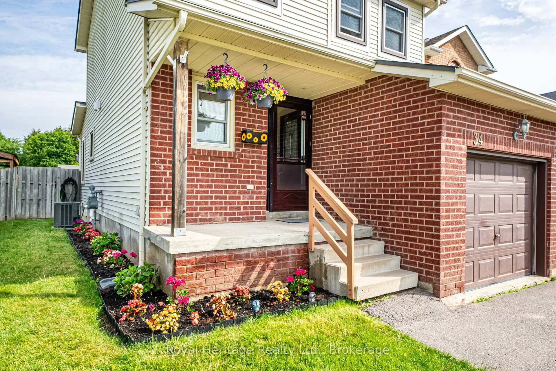 Photo 2 of 34 Burnham Boulevard, Port Hope — HOMEH