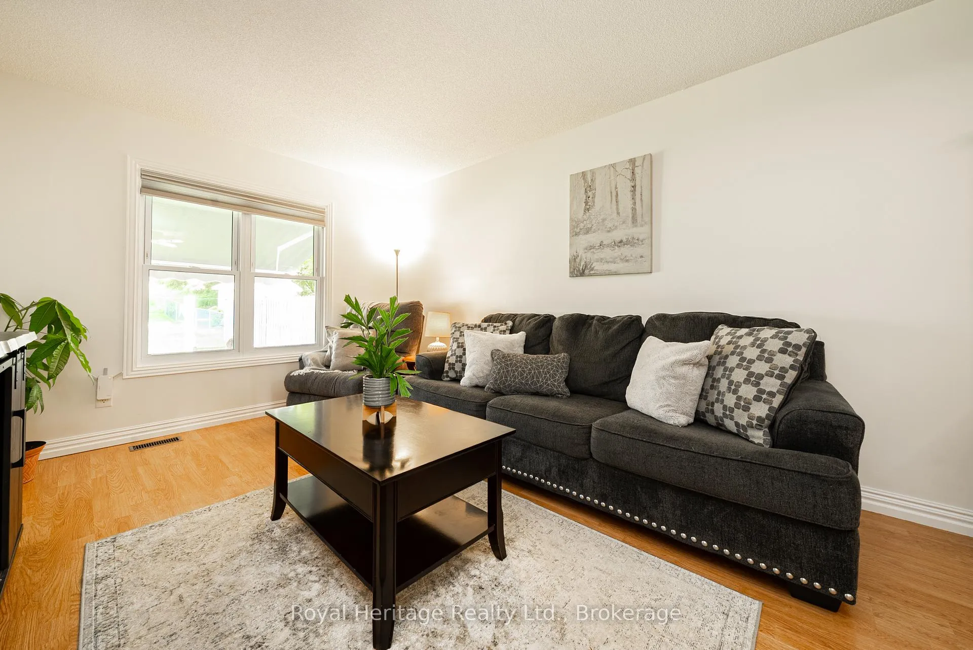 Photo 8 of 34 Burnham Boulevard, Port Hope — HOMEH