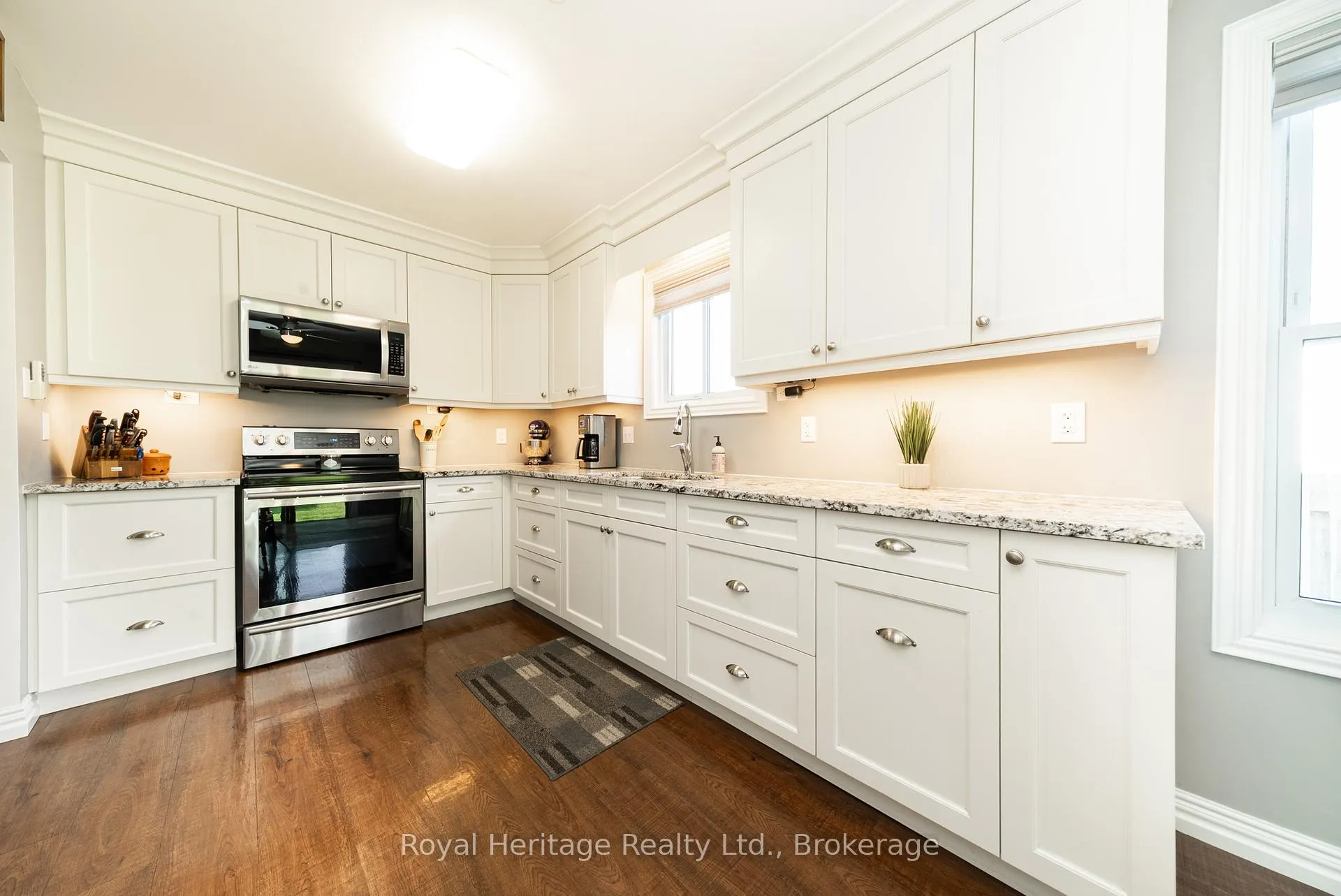 Photo 13 of 34 Burnham Boulevard, Port Hope — HOMEH