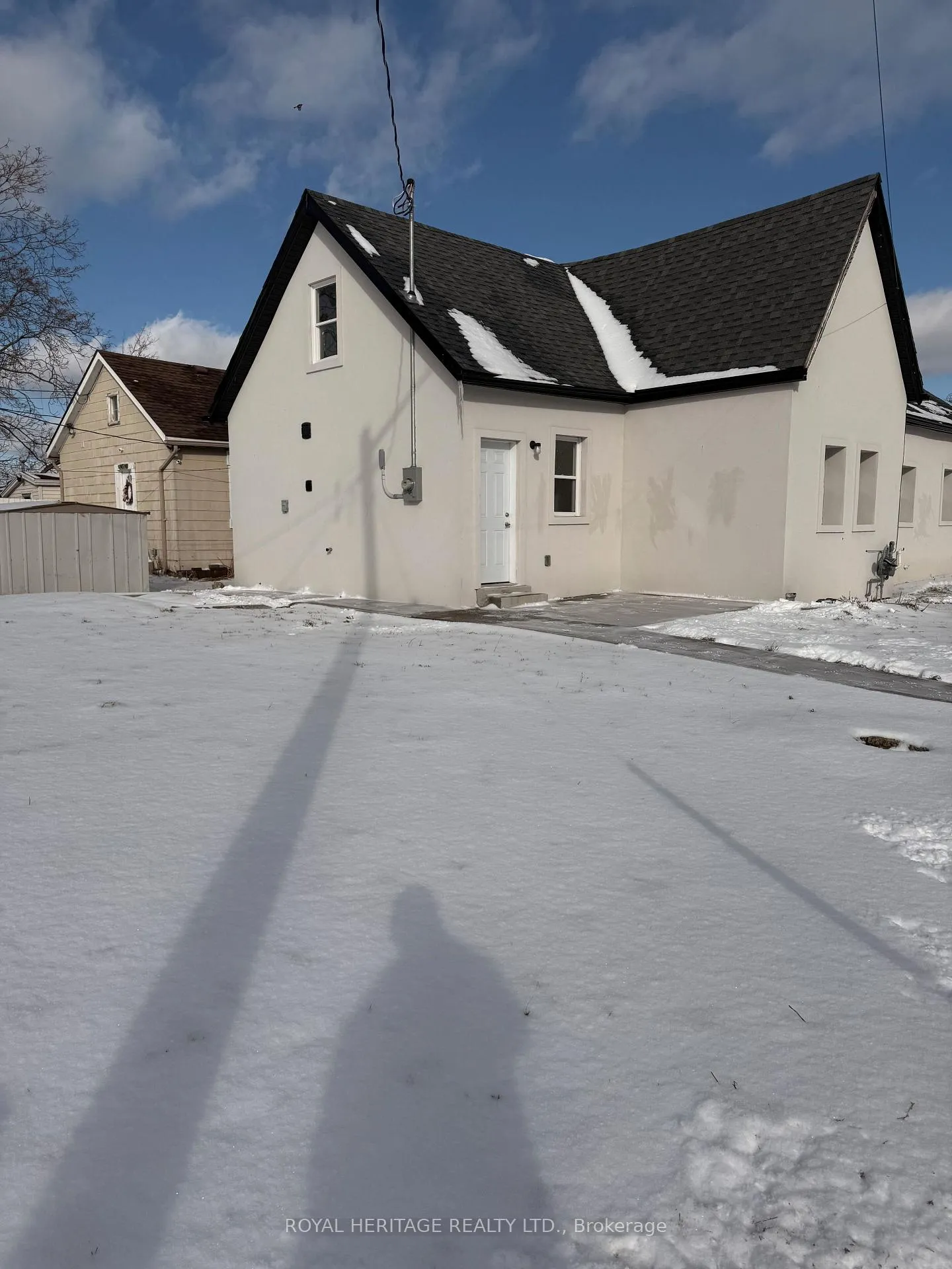 Photo 2 of 293 Louis Avenue, Windsor — HOMEH