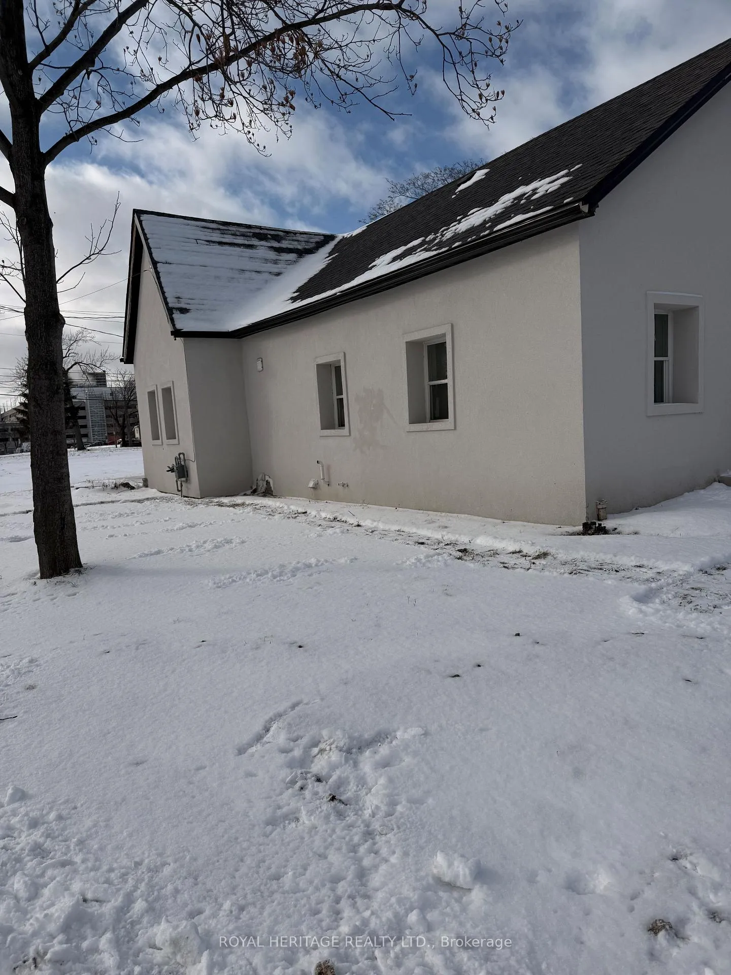 Photo 4 of 293 Louis Avenue, Windsor — HOMEH