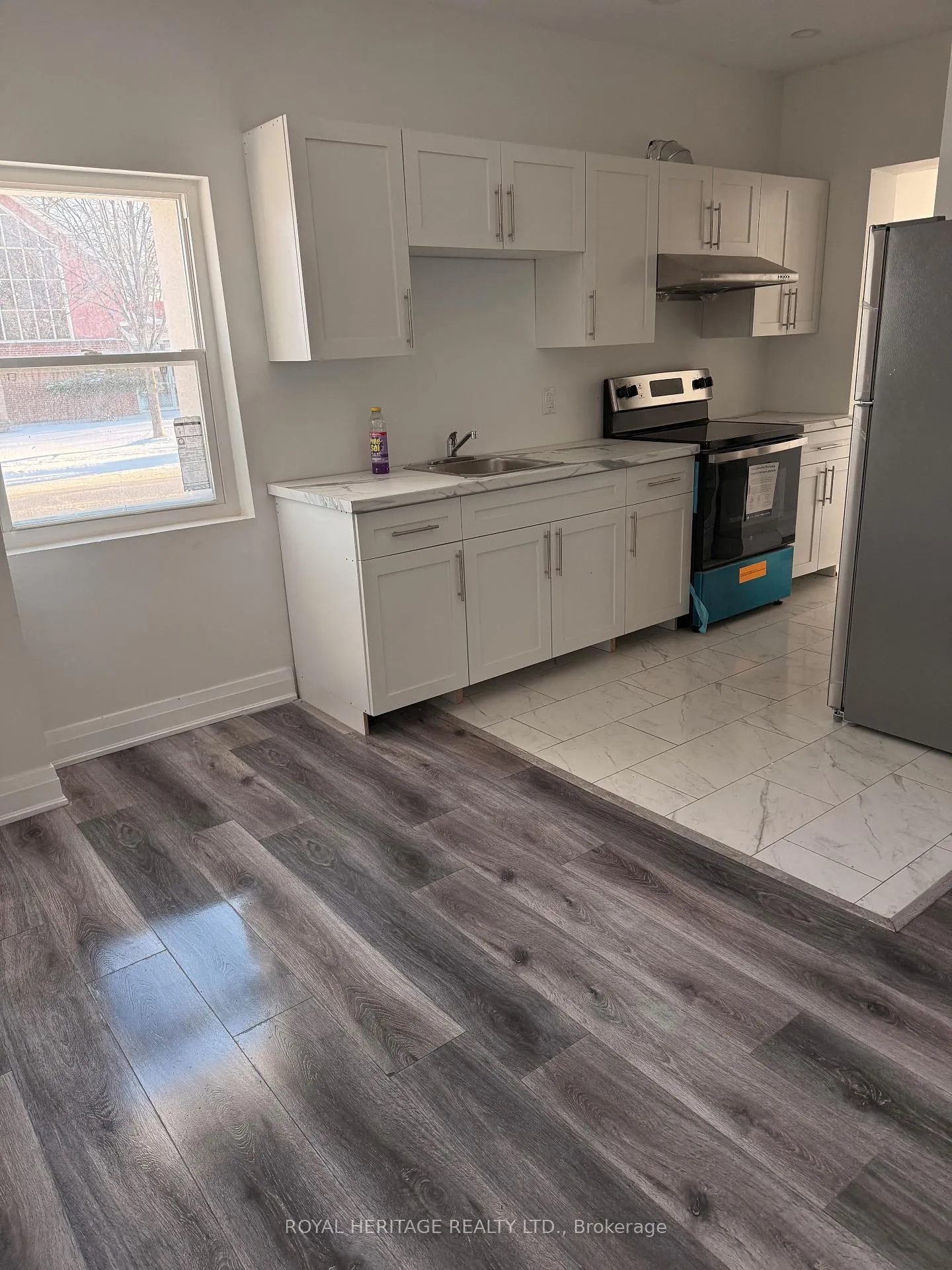 Photo 7 of 293 Louis Avenue, Windsor — HOMEH