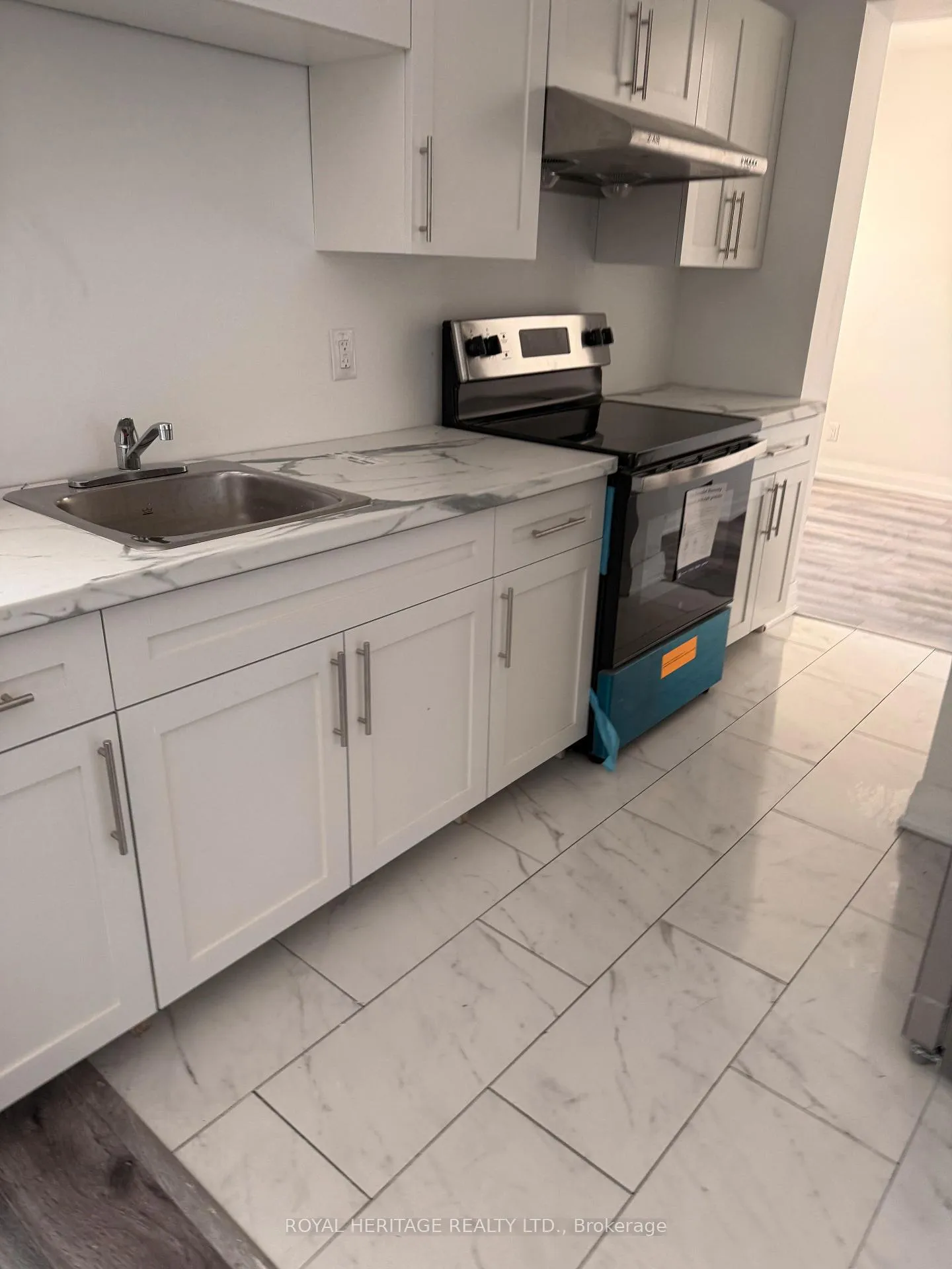 Photo 10 of 293 Louis Avenue, Windsor — HOMEH